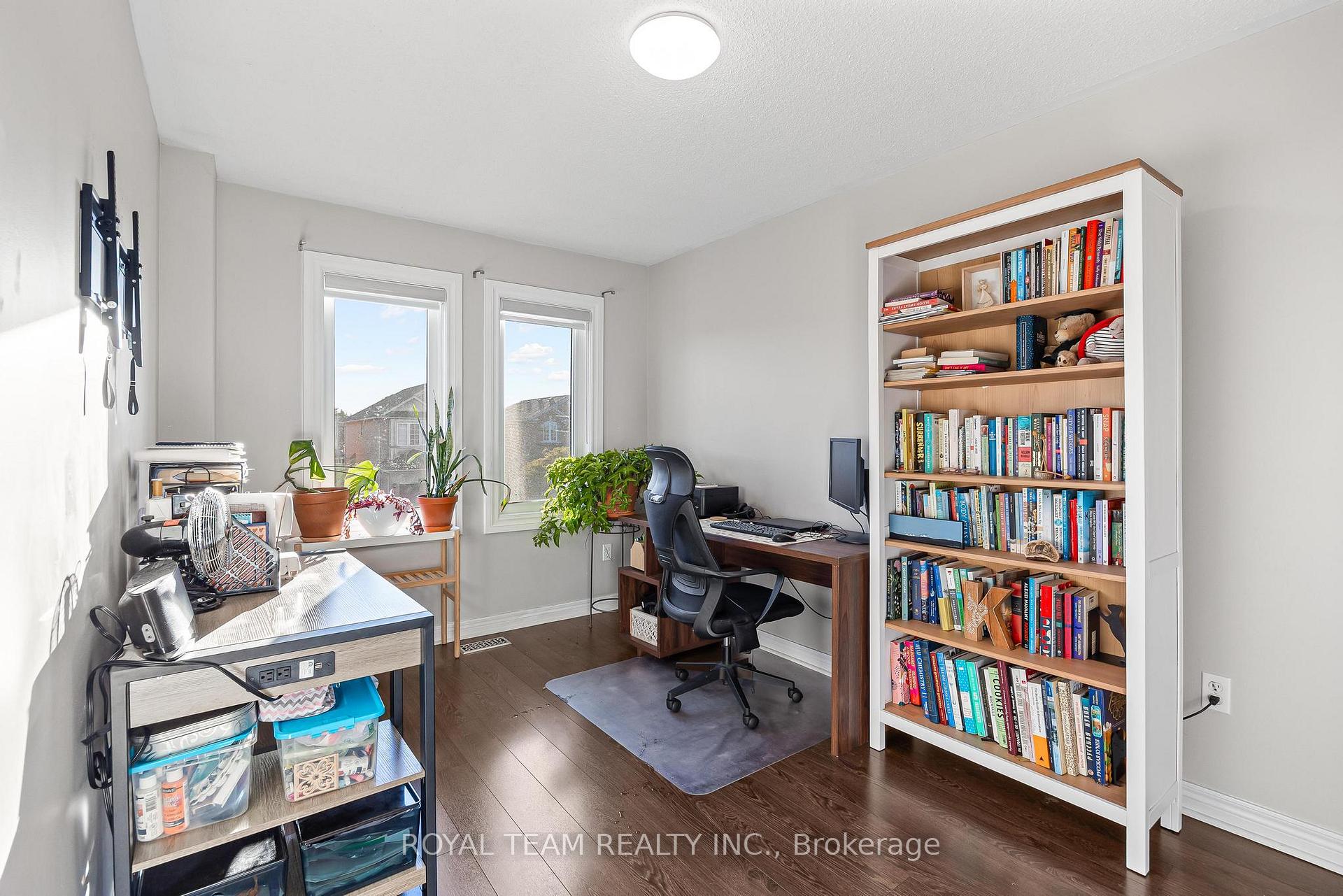 Photo 21 of 40 Emily Carr Crescent, Caledon, Bolton West — HOMEH