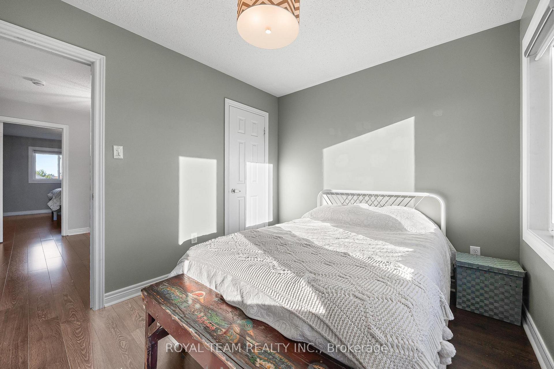 Photo 25 of 40 Emily Carr Crescent, Caledon, Bolton West — HOMEH
