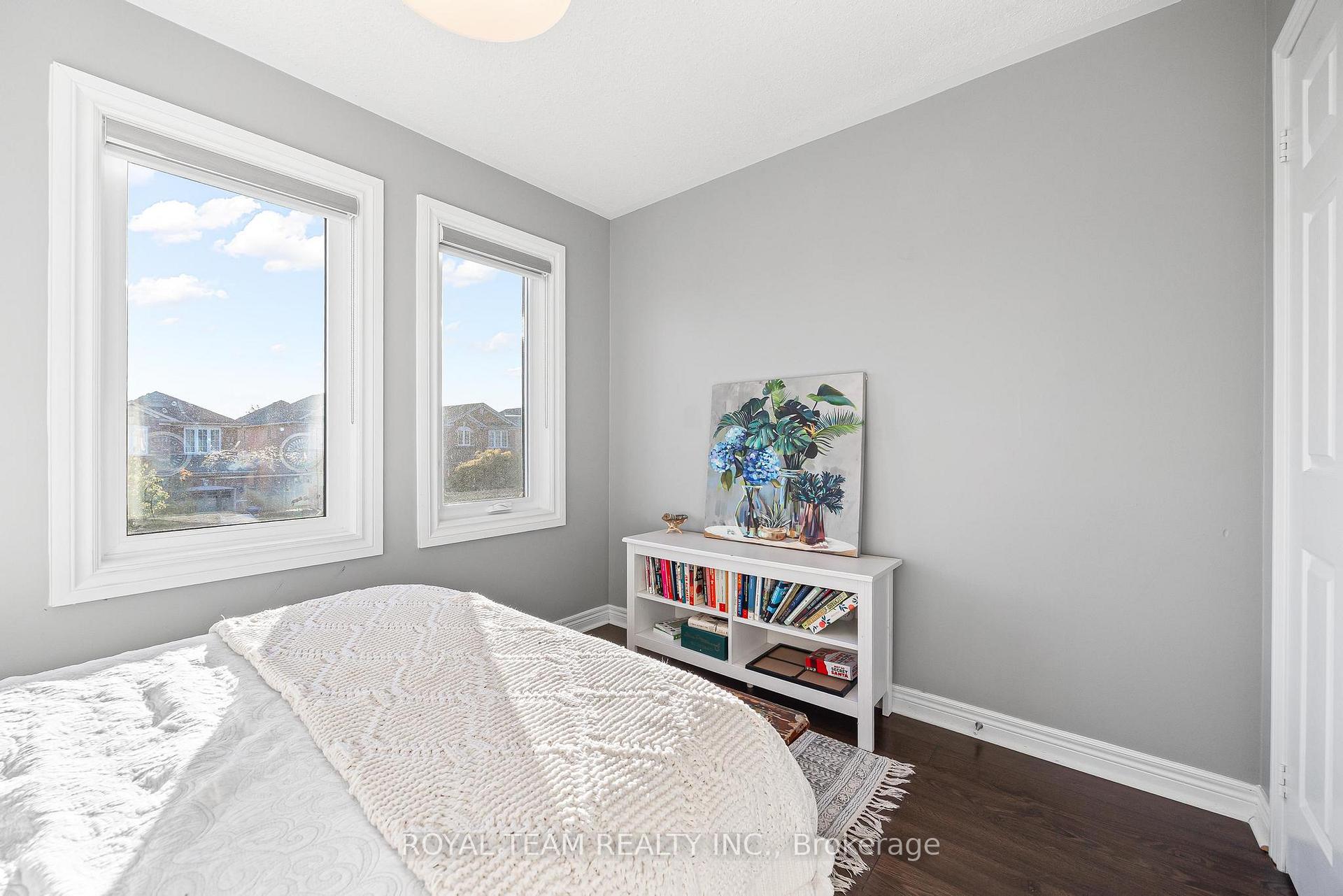 Photo 26 of 40 Emily Carr Crescent, Caledon, Bolton West — HOMEH
