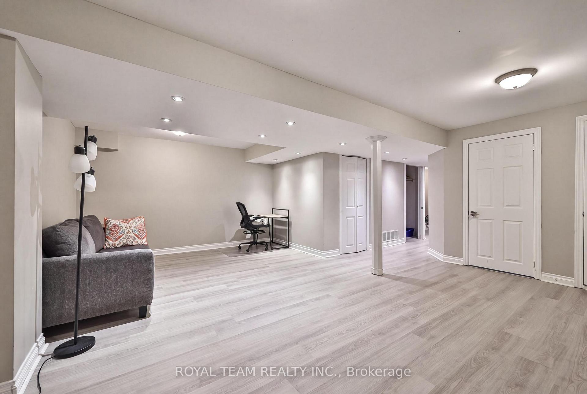 Photo 30 of 40 Emily Carr Crescent, Caledon, Bolton West — HOMEH