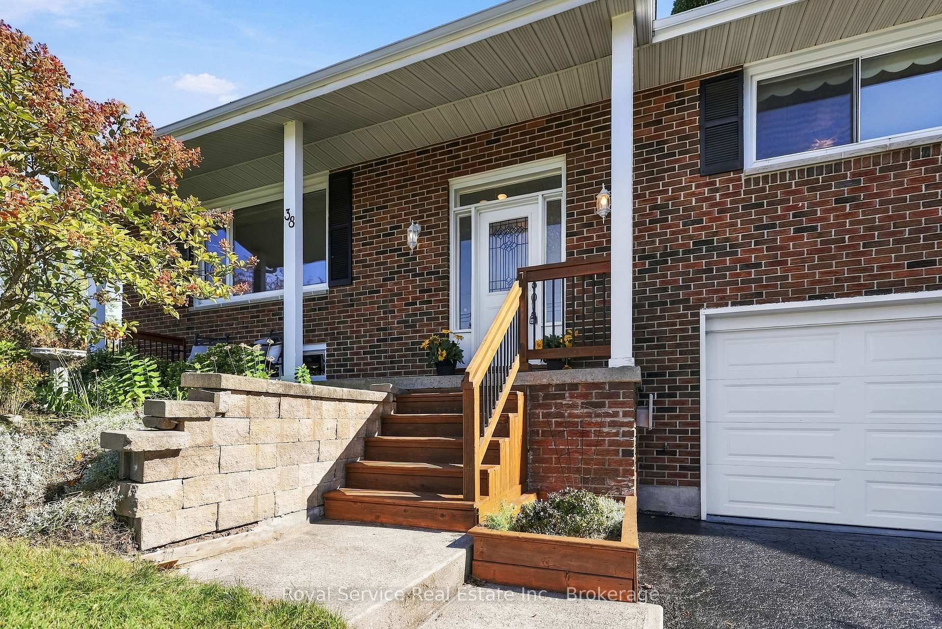 Photo 4 of 38 Burnham Avenue, Cramahe, Colborne — HOMEH