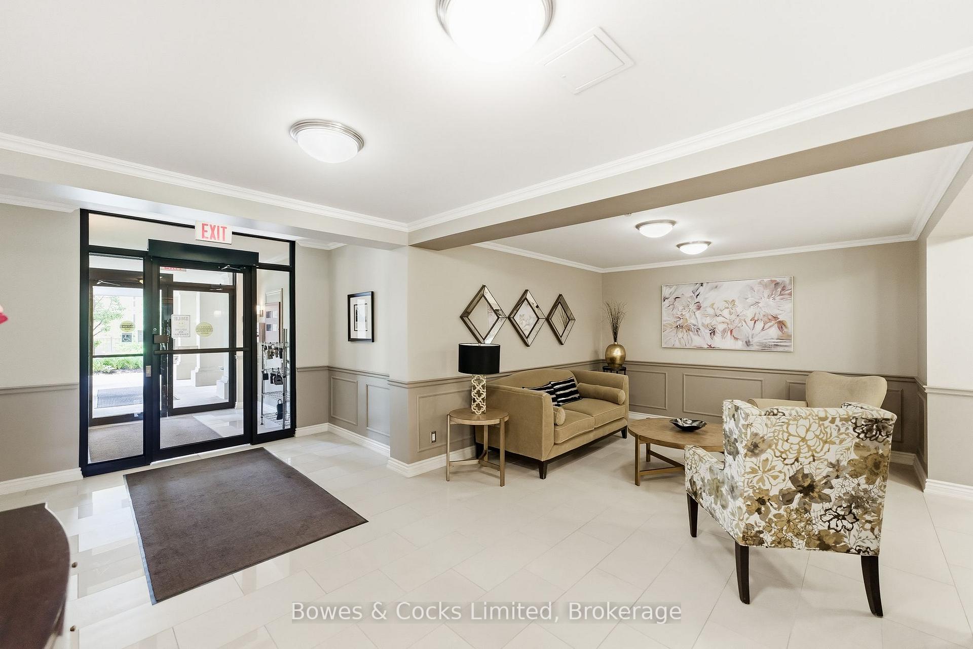 Photo 3 of Unit 110, 869 Clonsilla Avenue, Peterborough, Otonabee Ward 1 — HOMEH