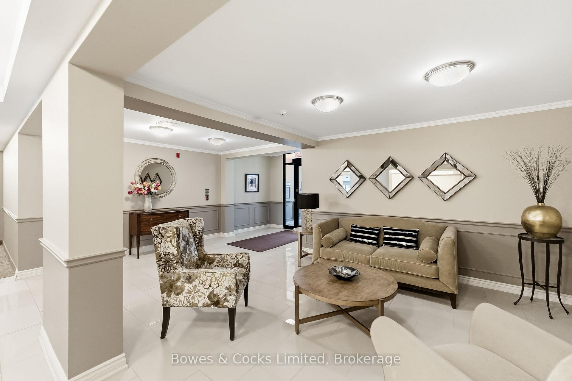 Photo 4 of Unit 110, 869 Clonsilla Avenue, Peterborough, Otonabee Ward 1 — HOMEH