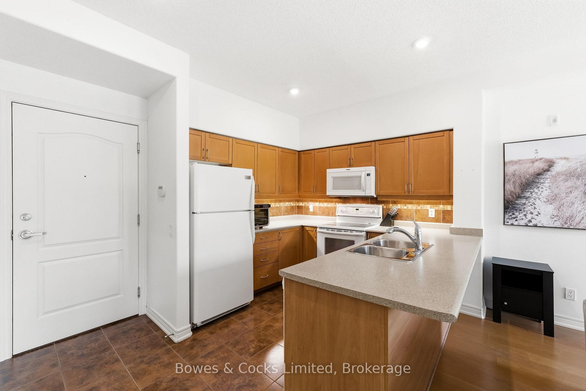 Photo 8 of Unit 110, 869 Clonsilla Avenue, Peterborough, Otonabee Ward 1 — HOMEH