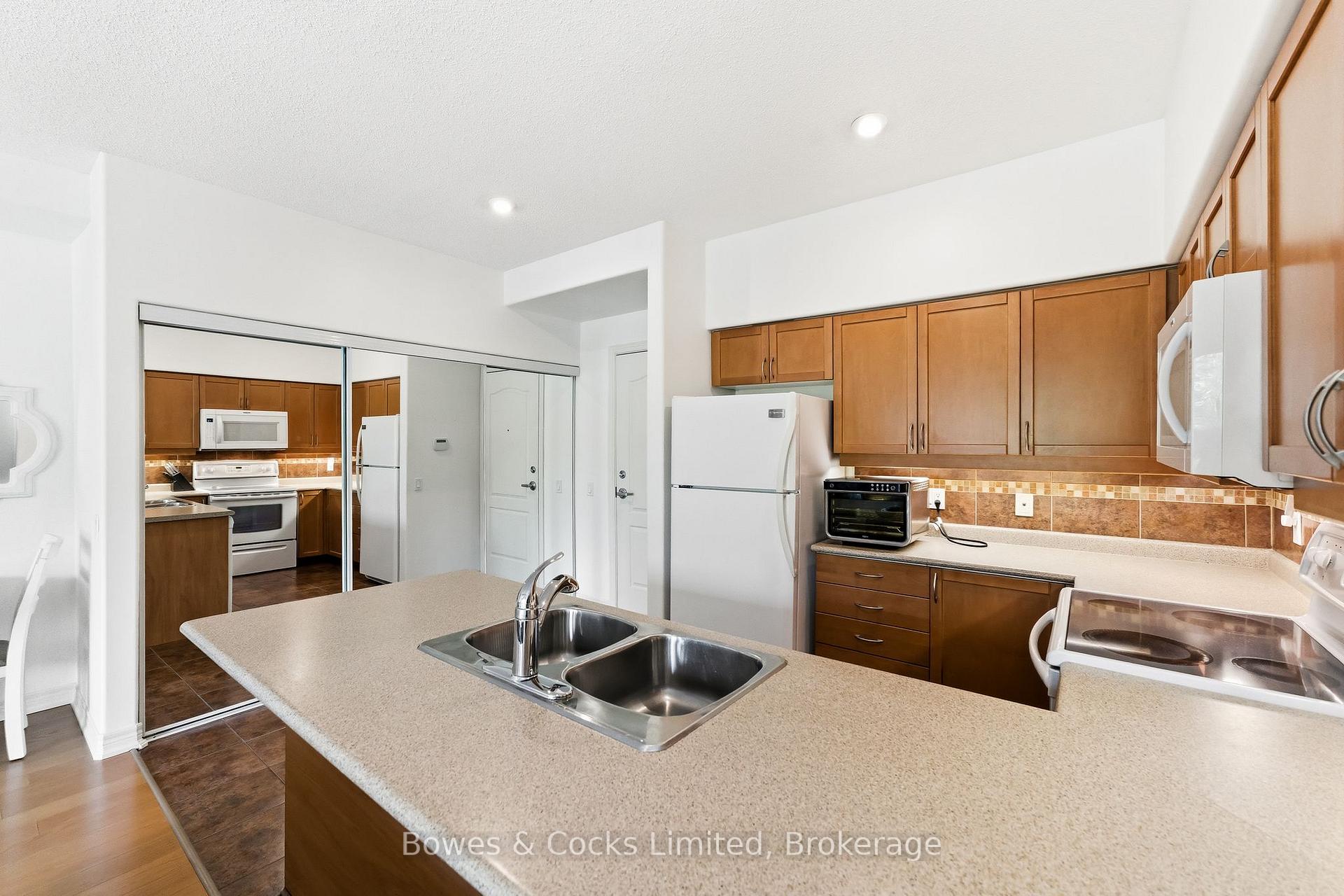 Photo 11 of Unit 110, 869 Clonsilla Avenue, Peterborough, Otonabee Ward 1 — HOMEH