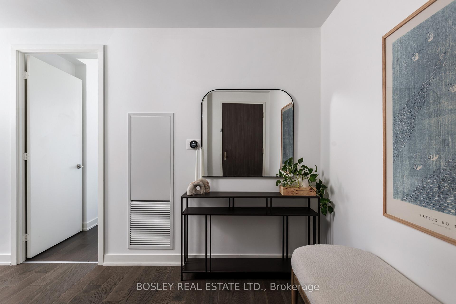 Photo 2 of Unit 1702, 185 Roehampton Avenue, Toronto, Mount Pleasant West — HOMEH