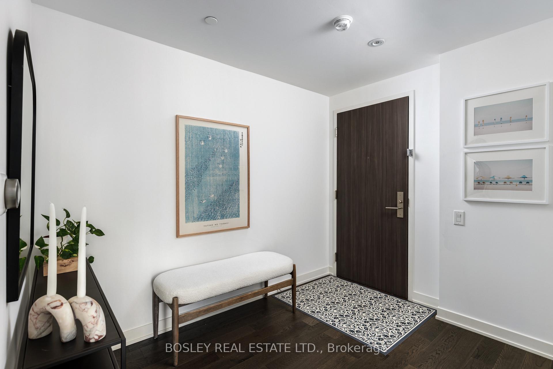 Photo 3 of Unit 1702, 185 Roehampton Avenue, Toronto, Mount Pleasant West — HOMEH