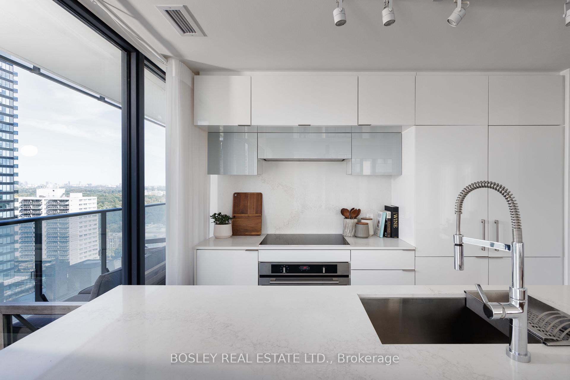 Photo 14 of Unit 1702, 185 Roehampton Avenue, Toronto, Mount Pleasant West — HOMEH