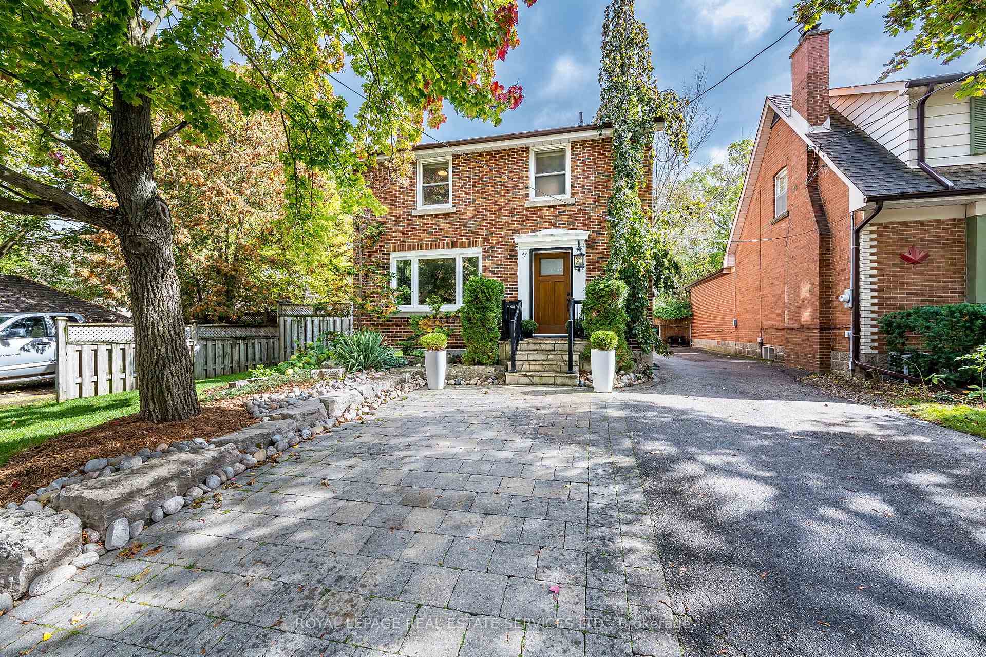 Photo 2 of 47 Frederick Street, Brampton, Downtown Brampton — HOMEH