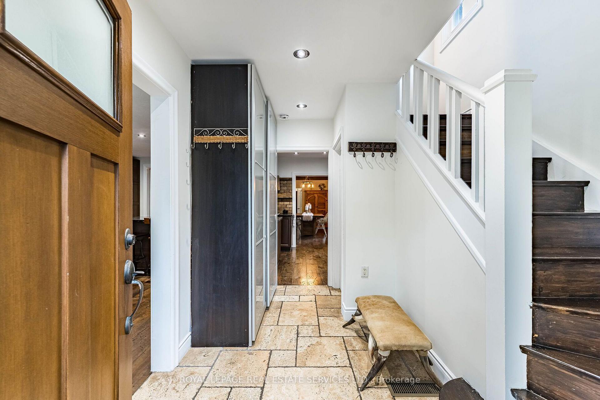 Photo 4 of 47 Frederick Street, Brampton, Downtown Brampton — HOMEH