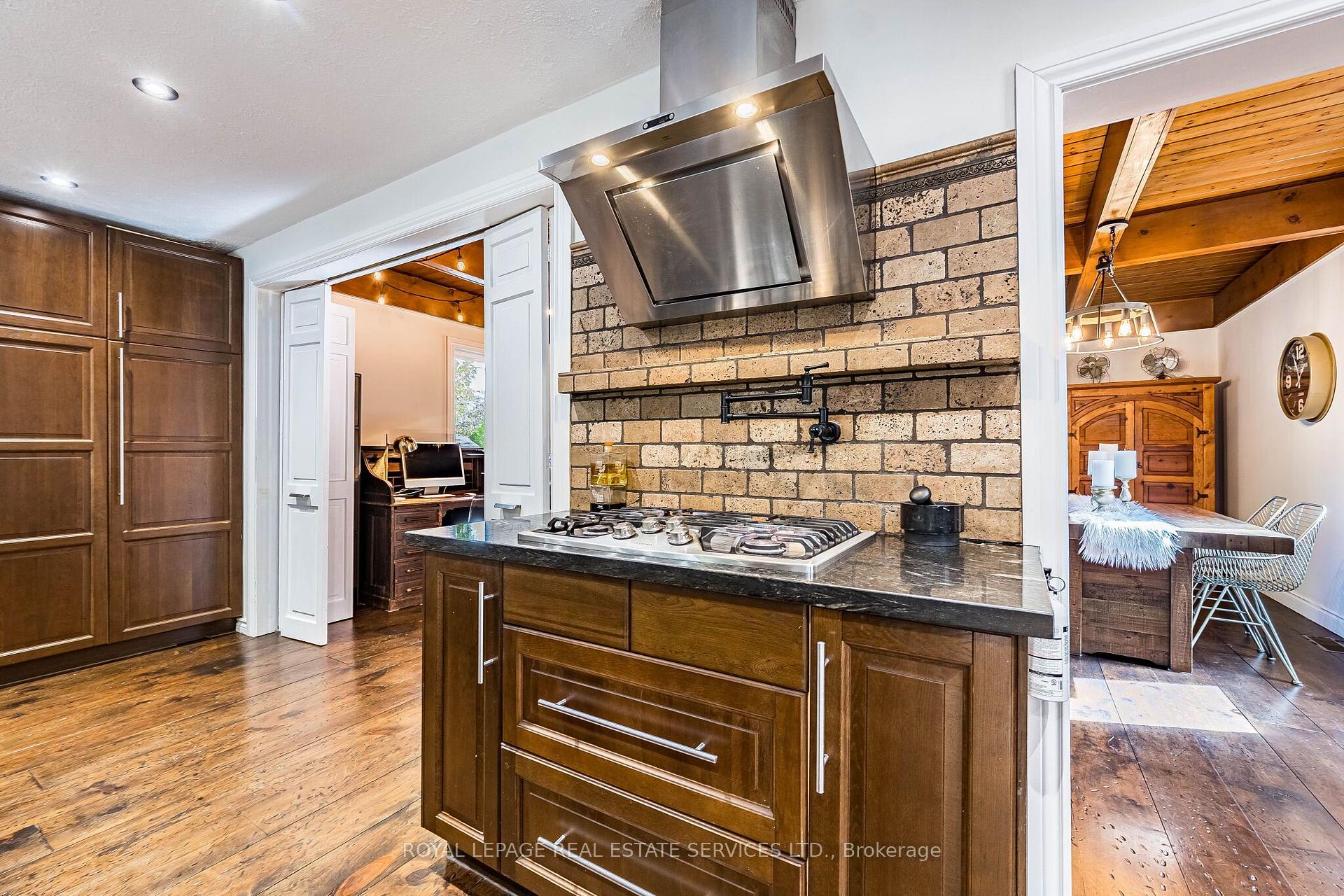 Photo 11 of 47 Frederick Street, Brampton, Downtown Brampton — HOMEH