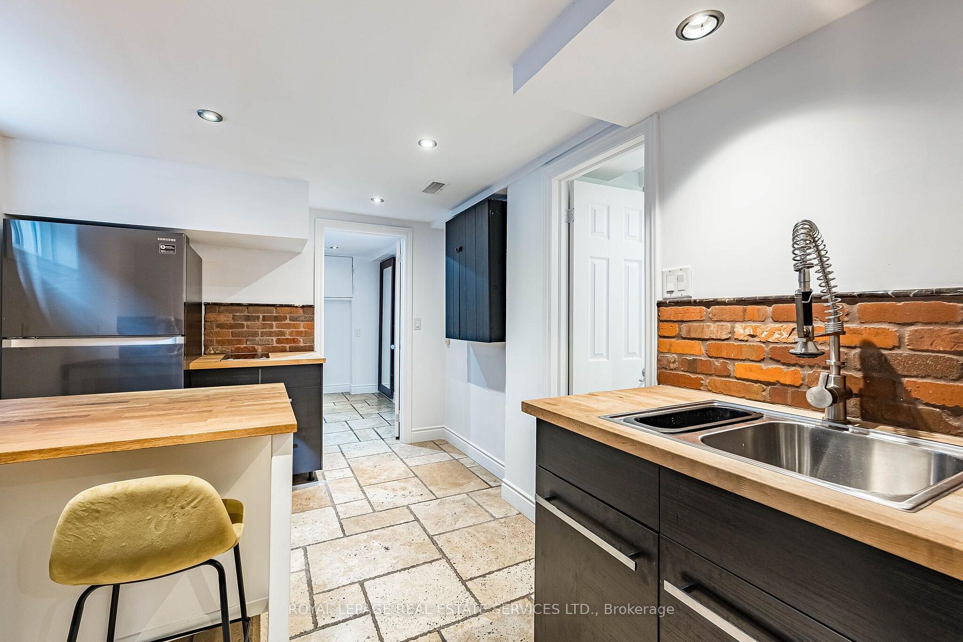 Photo 26 of 47 Frederick Street, Brampton, Downtown Brampton — HOMEH
