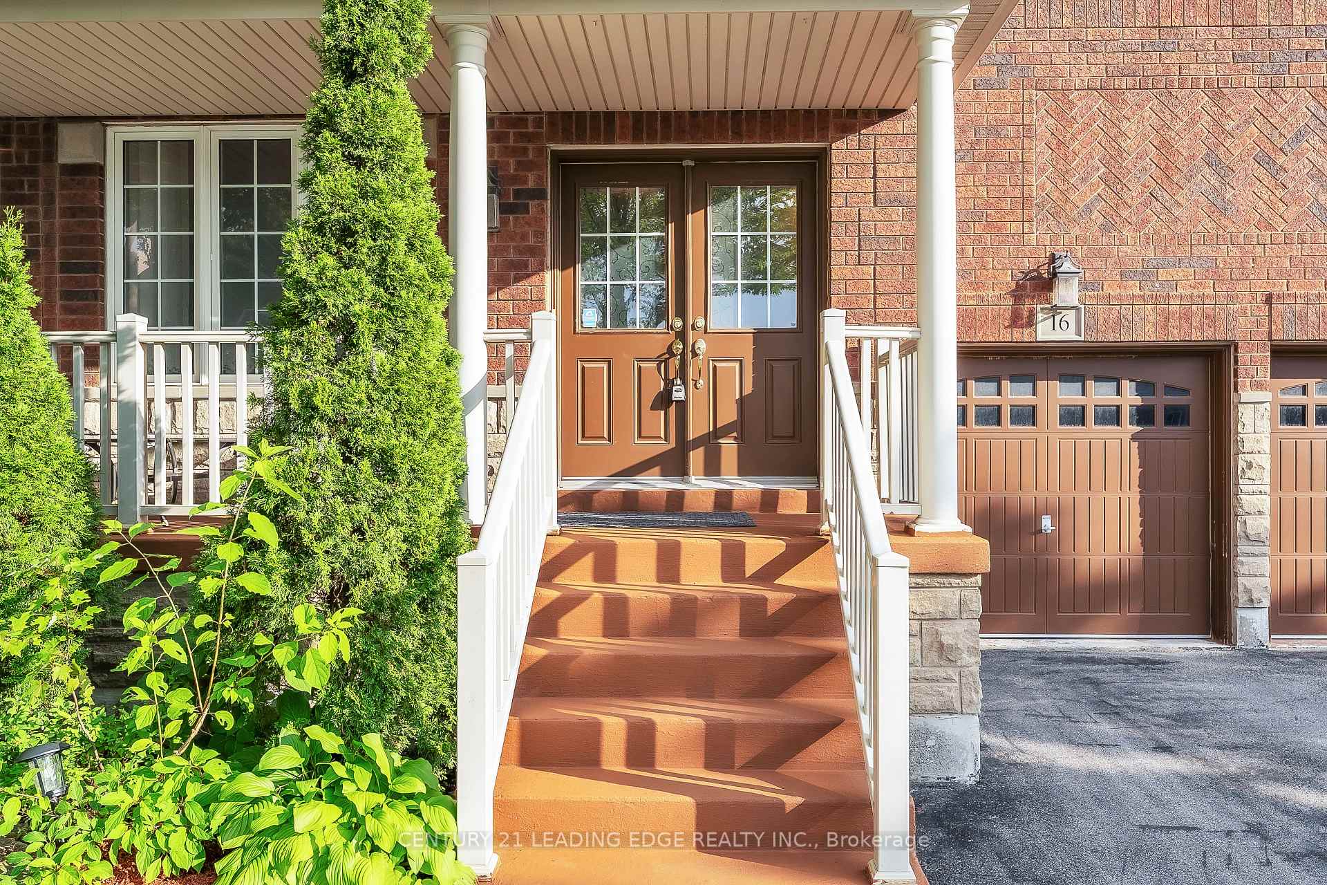 Photo 3 of 16 Bicknell Court, Ajax, Northeast Ajax — HOMEH