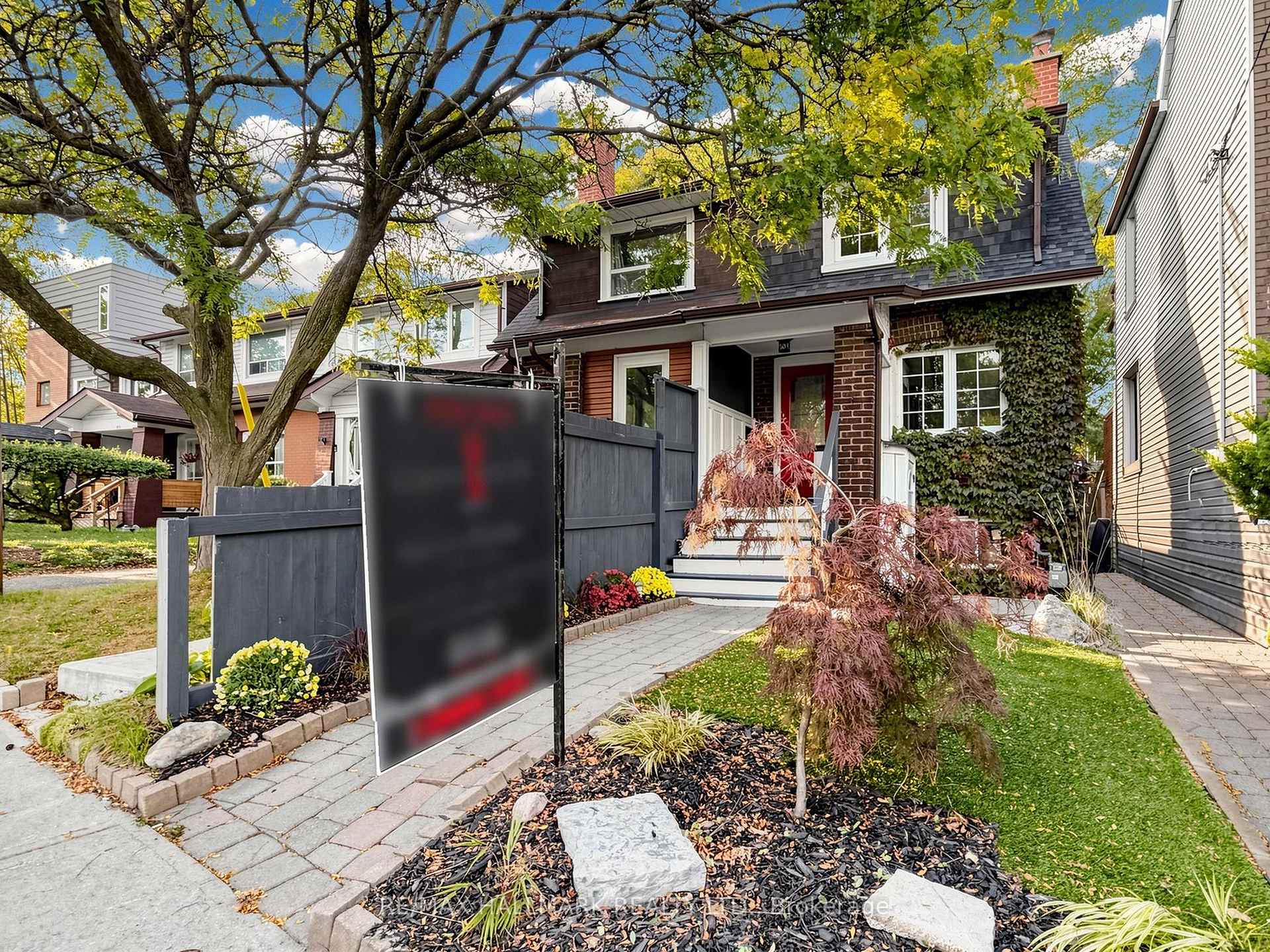 Photo 2 of 211 Golfview Avenue, Toronto, East End-Danforth — HOMEH