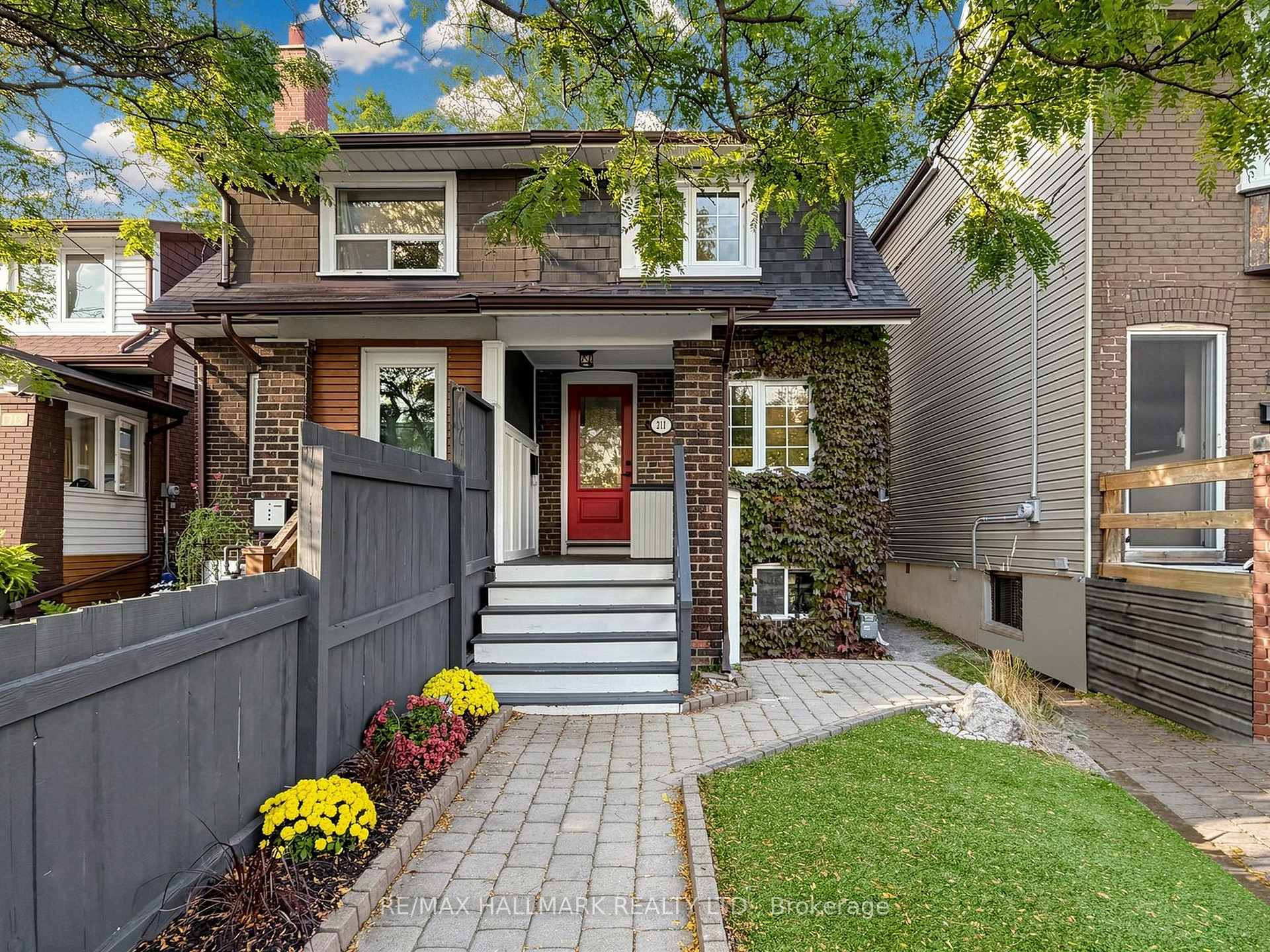 Photo 3 of 211 Golfview Avenue, Toronto, East End-Danforth — HOMEH