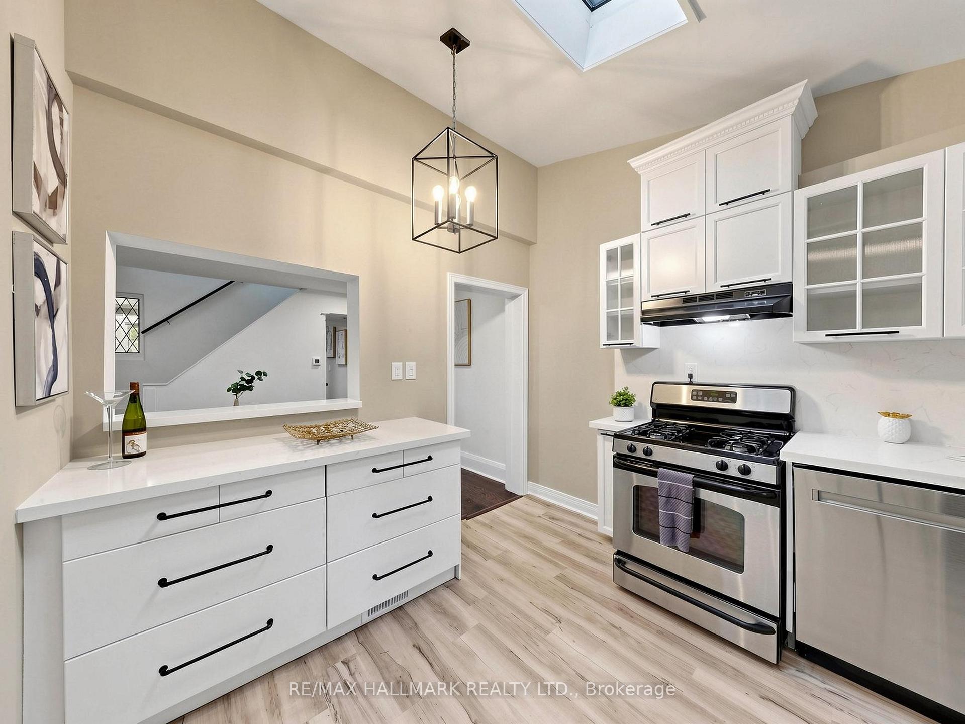 Photo 11 of 211 Golfview Avenue, Toronto, East End-Danforth — HOMEH