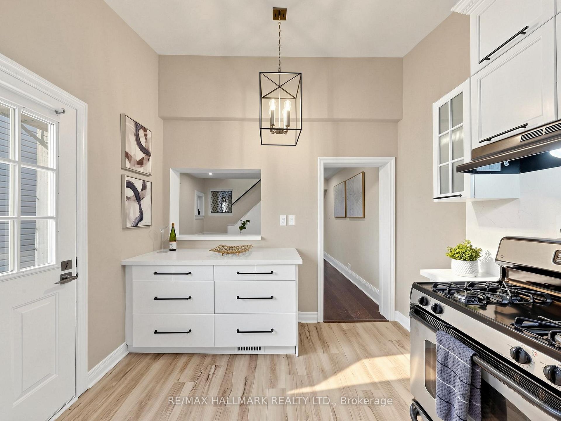 Photo 12 of 211 Golfview Avenue, Toronto, East End-Danforth — HOMEH