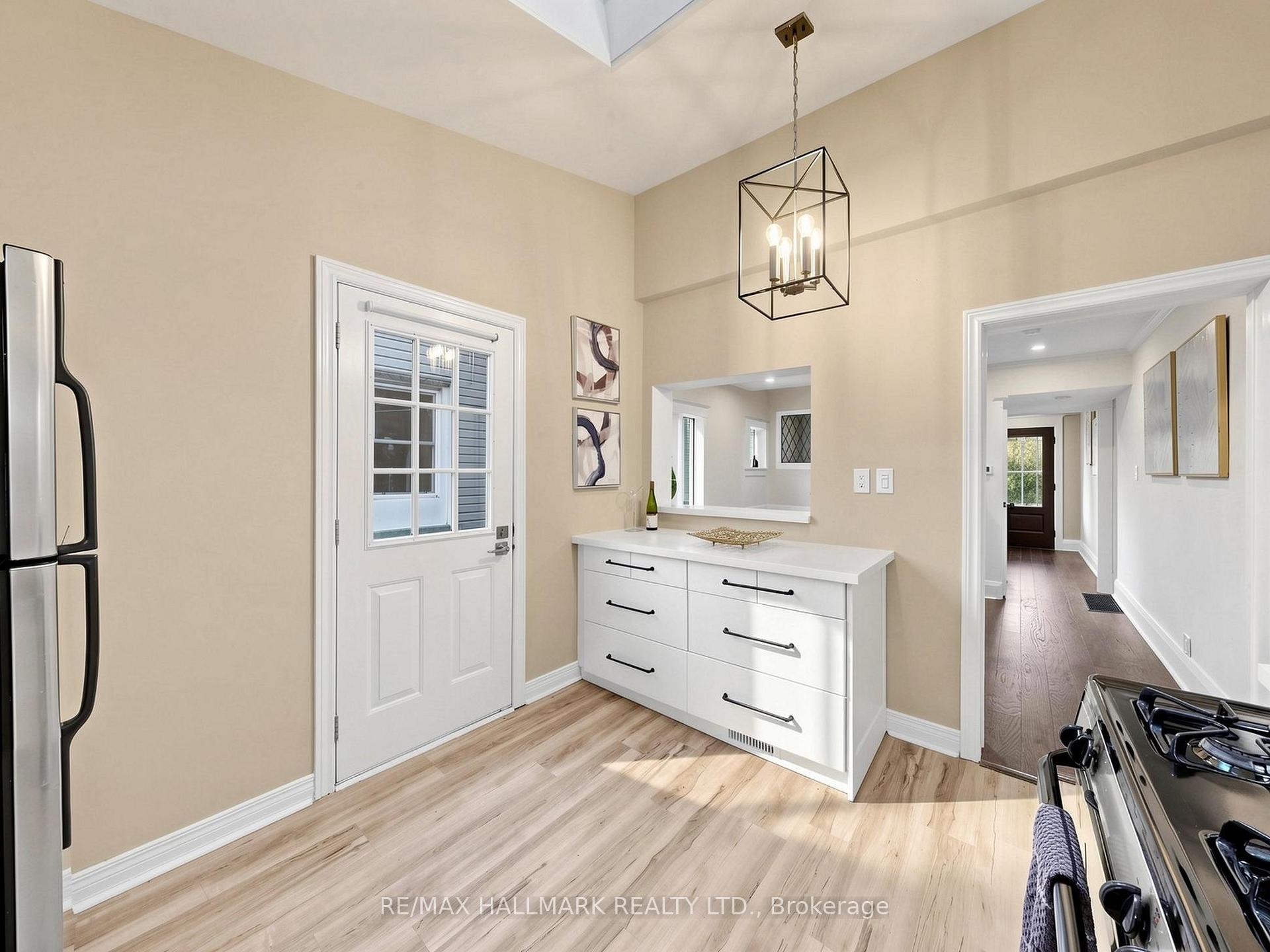 Photo 13 of 211 Golfview Avenue, Toronto, East End-Danforth — HOMEH