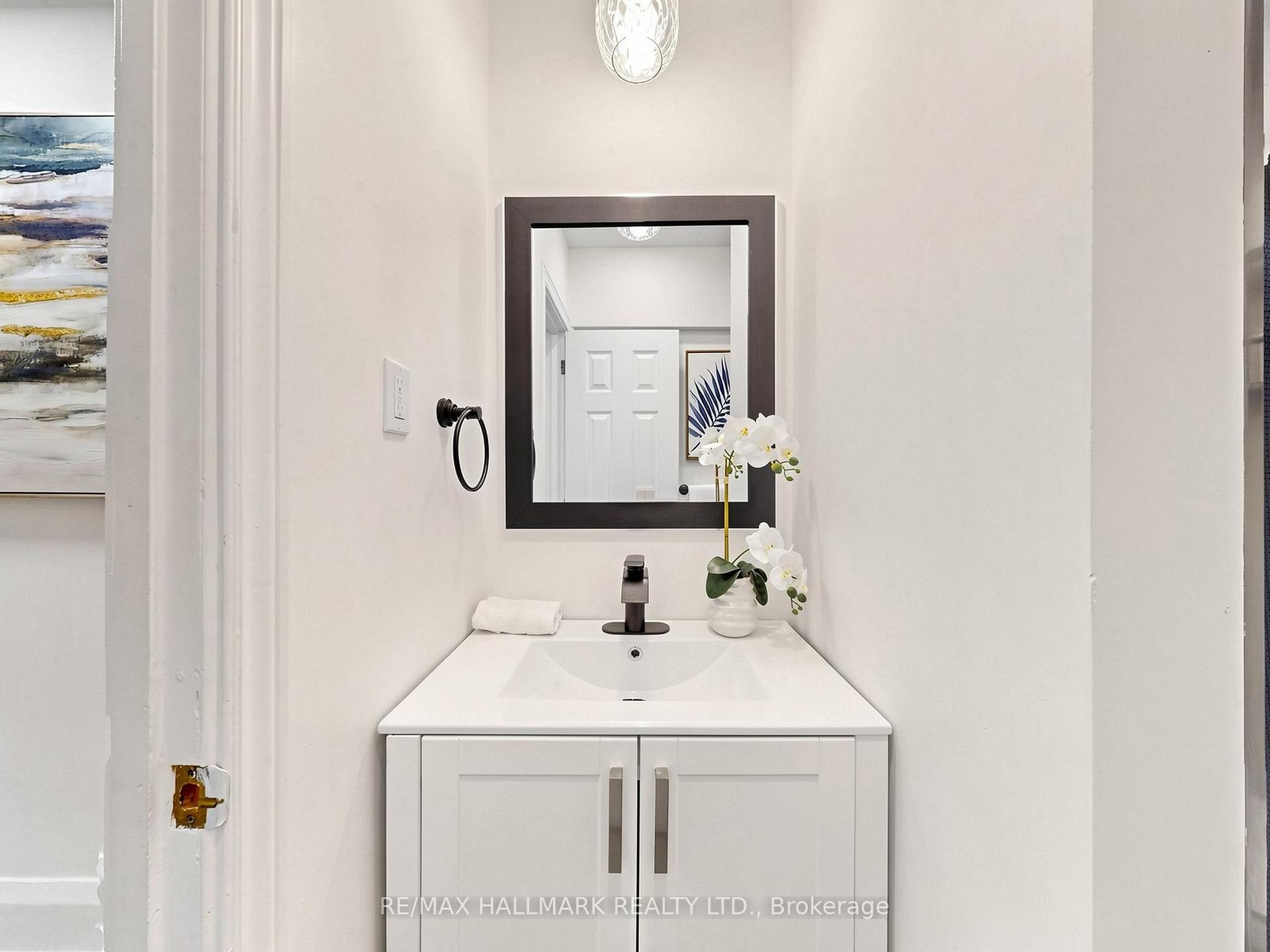 Photo 19 of 211 Golfview Avenue, Toronto, East End-Danforth — HOMEH