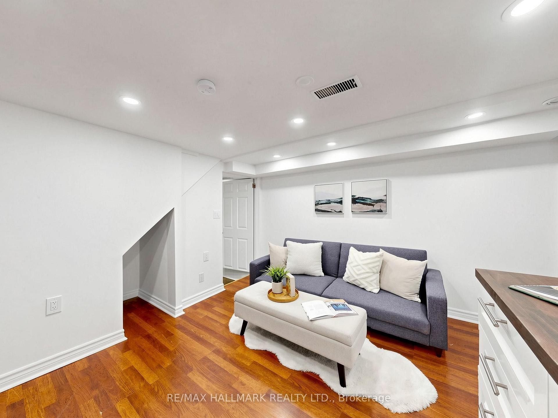 Photo 22 of 211 Golfview Avenue, Toronto, East End-Danforth — HOMEH