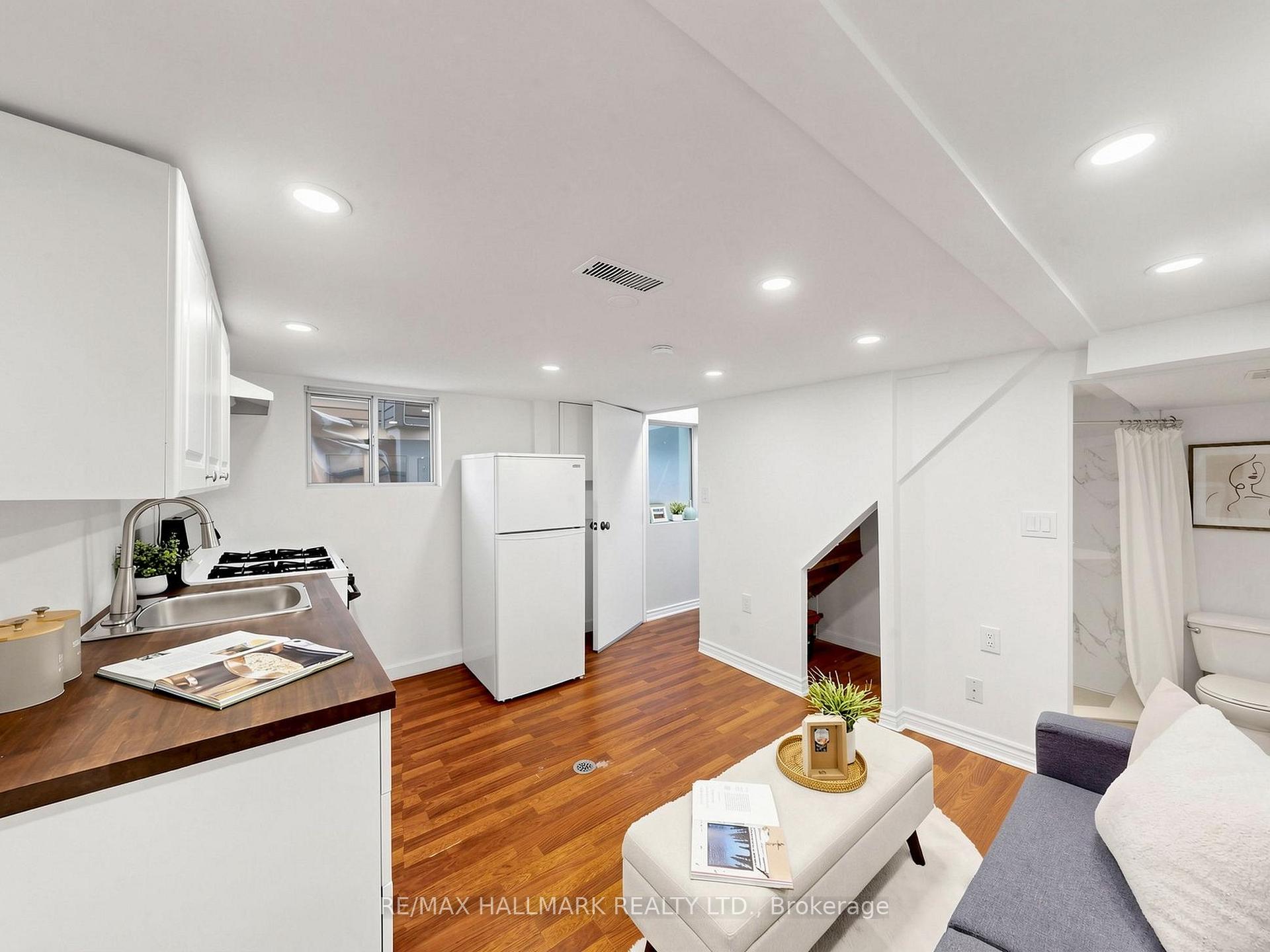 Photo 23 of 211 Golfview Avenue, Toronto, East End-Danforth — HOMEH