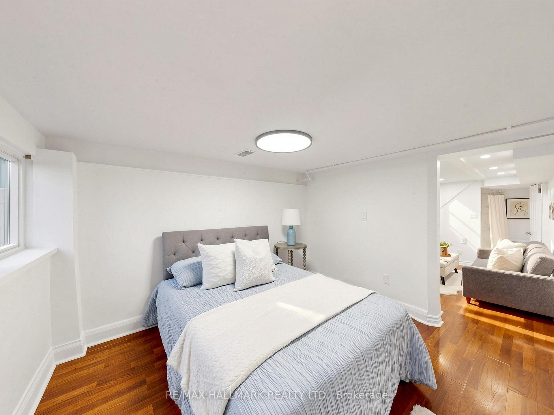 Photo 25 of 211 Golfview Avenue, Toronto, East End-Danforth — HOMEH