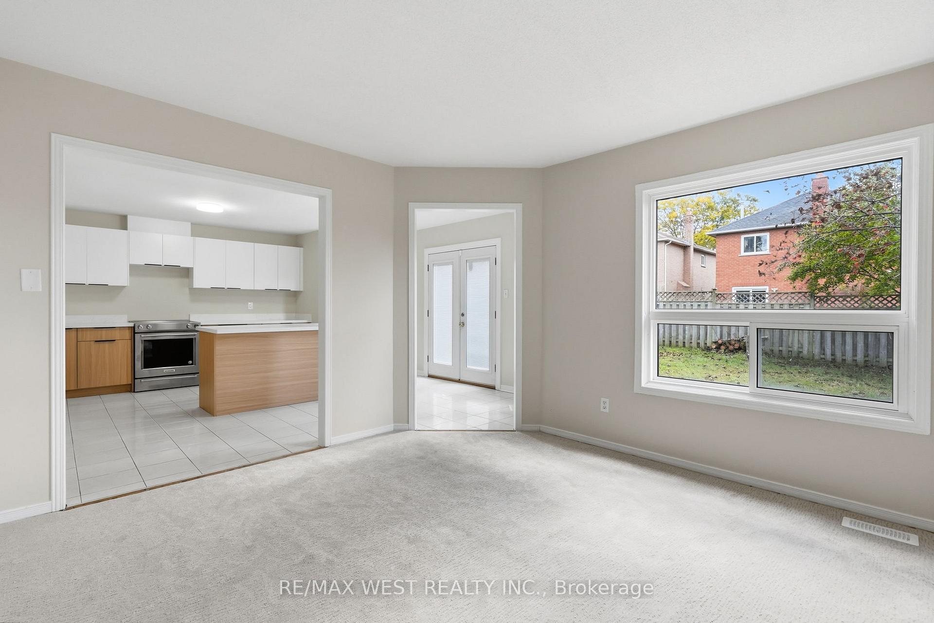 Photo 7 of 60 Furrow Drive, Whitby, Rolling Acres — HOMEH