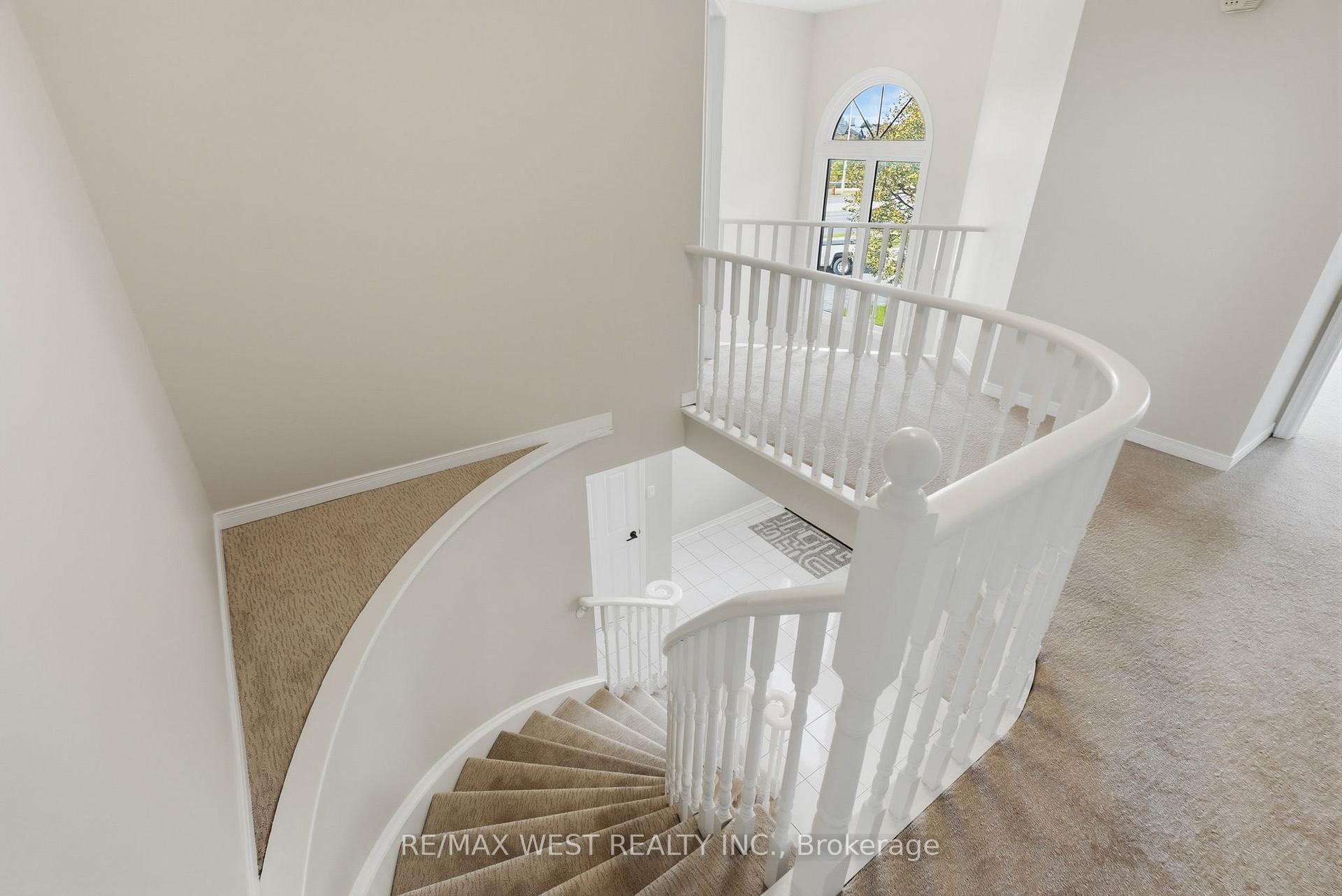 Photo 15 of 60 Furrow Drive, Whitby, Rolling Acres — HOMEH