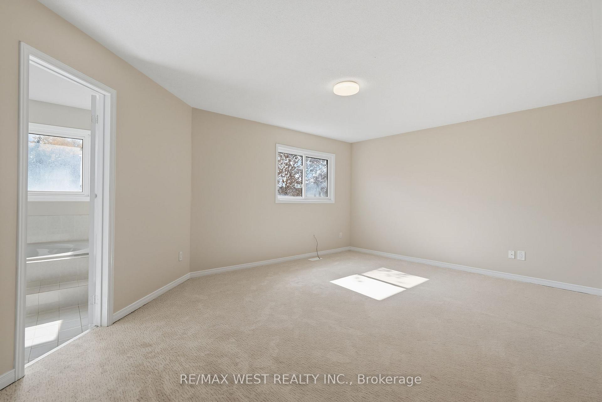 Photo 16 of 60 Furrow Drive, Whitby, Rolling Acres — HOMEH