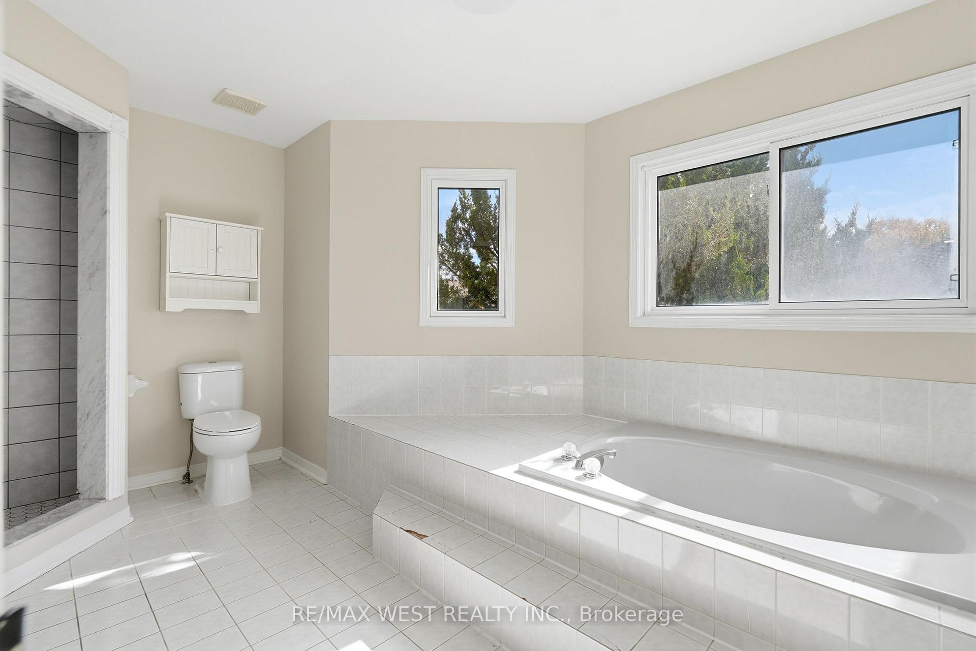 Photo 19 of 60 Furrow Drive, Whitby, Rolling Acres — HOMEH