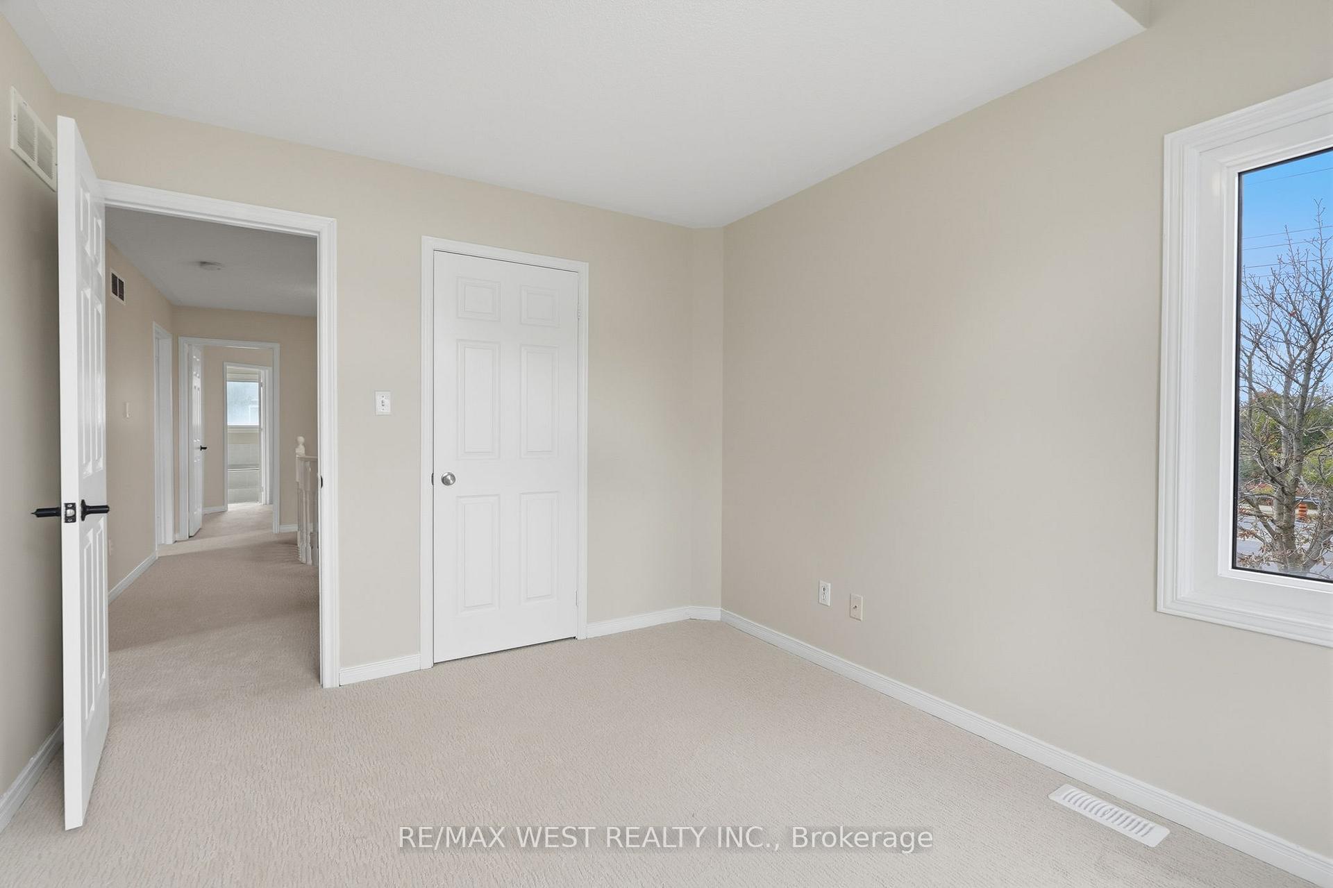 Photo 21 of 60 Furrow Drive, Whitby, Rolling Acres — HOMEH