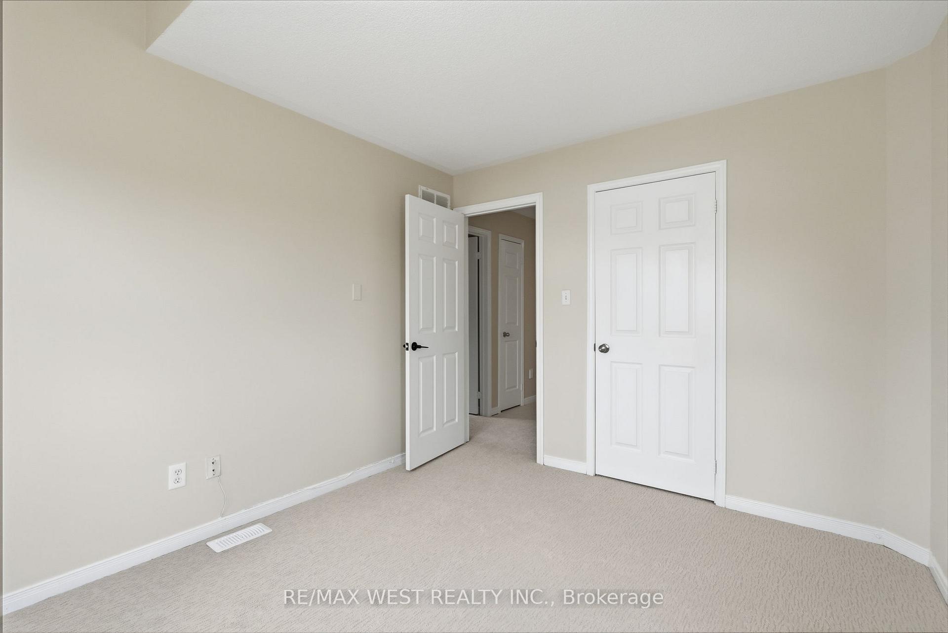 Photo 22 of 60 Furrow Drive, Whitby, Rolling Acres — HOMEH