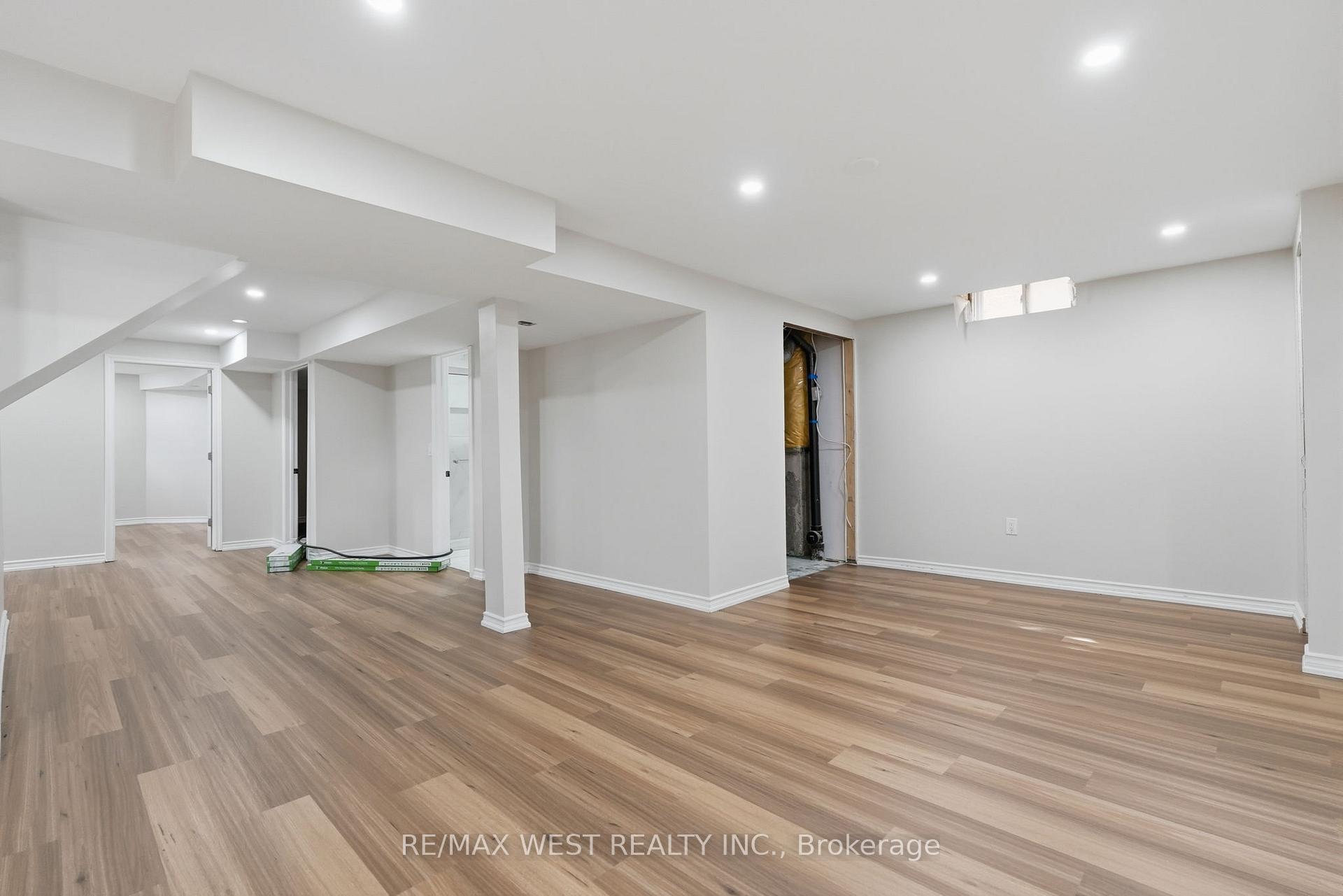 Photo 25 of 60 Furrow Drive, Whitby, Rolling Acres — HOMEH