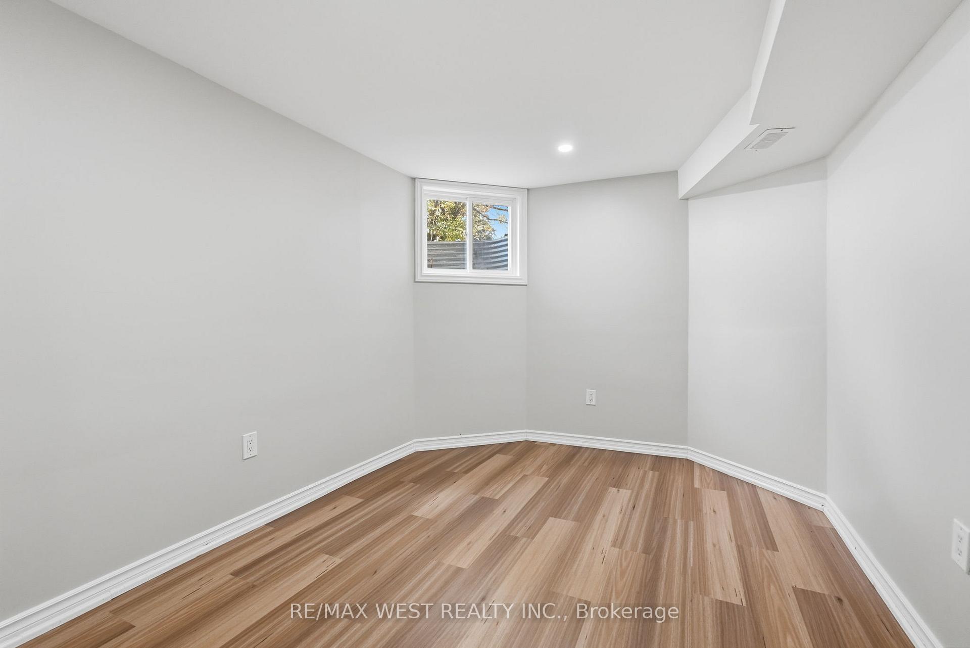 Photo 28 of 60 Furrow Drive, Whitby, Rolling Acres — HOMEH