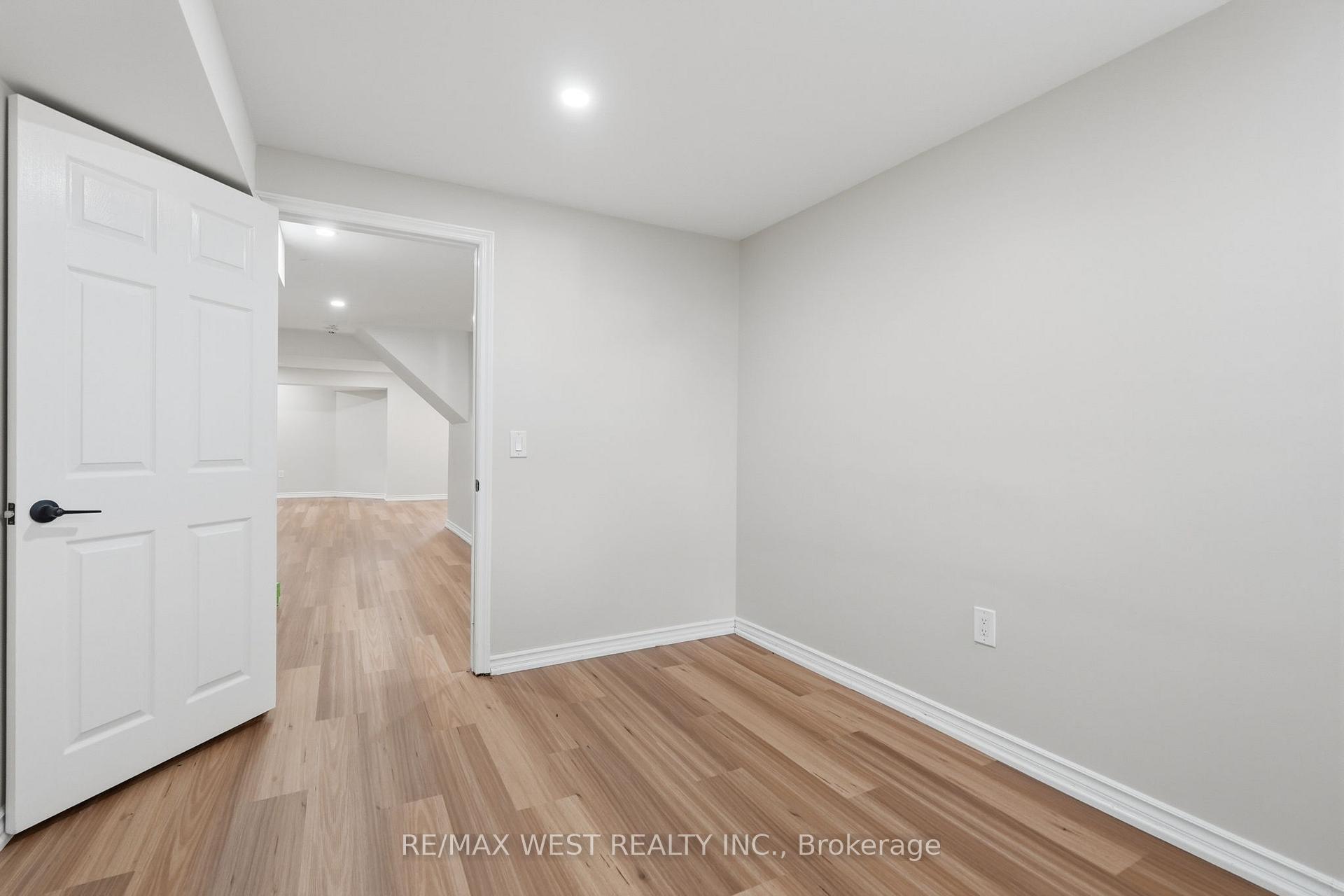 Photo 29 of 60 Furrow Drive, Whitby, Rolling Acres — HOMEH