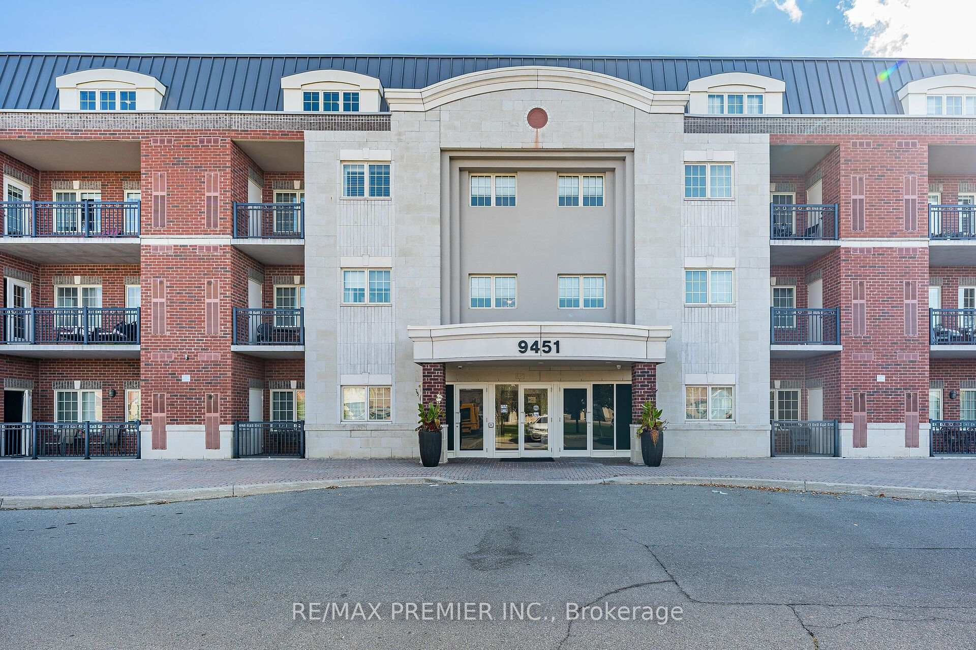 Photo of Unit 304, 9451 Jane Street