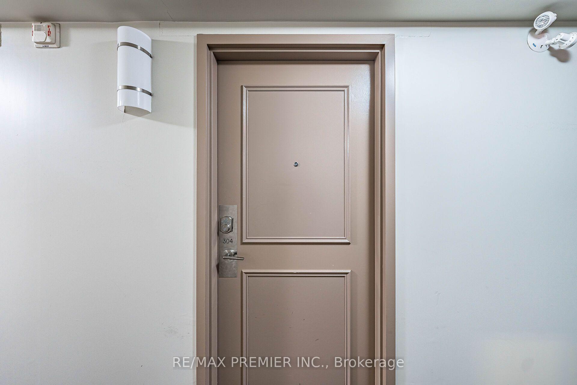 Photo 5 of Unit 304, 9451 Jane Street, Vaughan, Maple — HOMEH