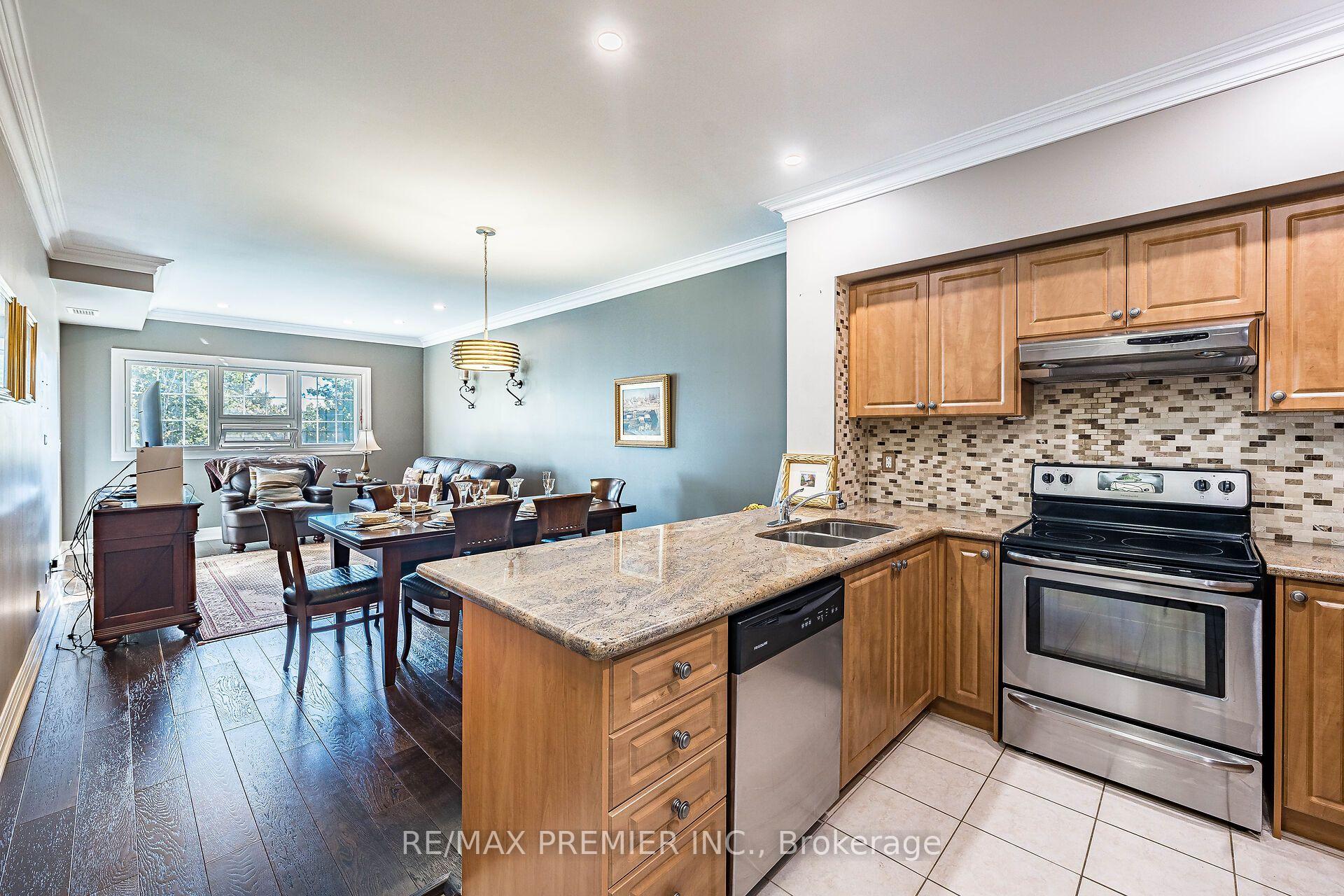 Photo 6 of Unit 304, 9451 Jane Street, Vaughan, Maple — HOMEH