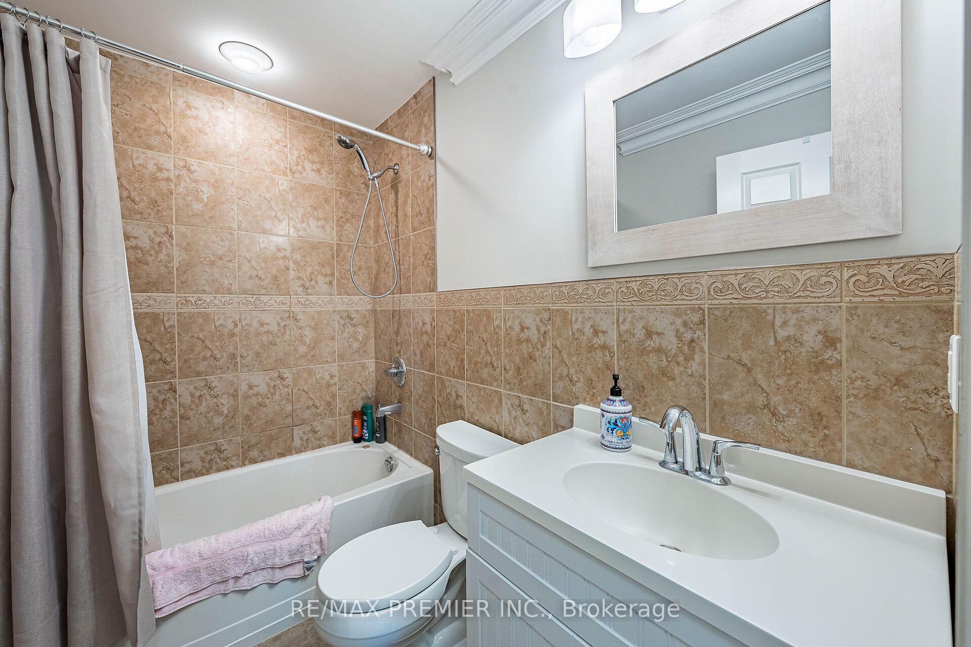 Photo 19 of Unit 304, 9451 Jane Street, Vaughan, Maple — HOMEH