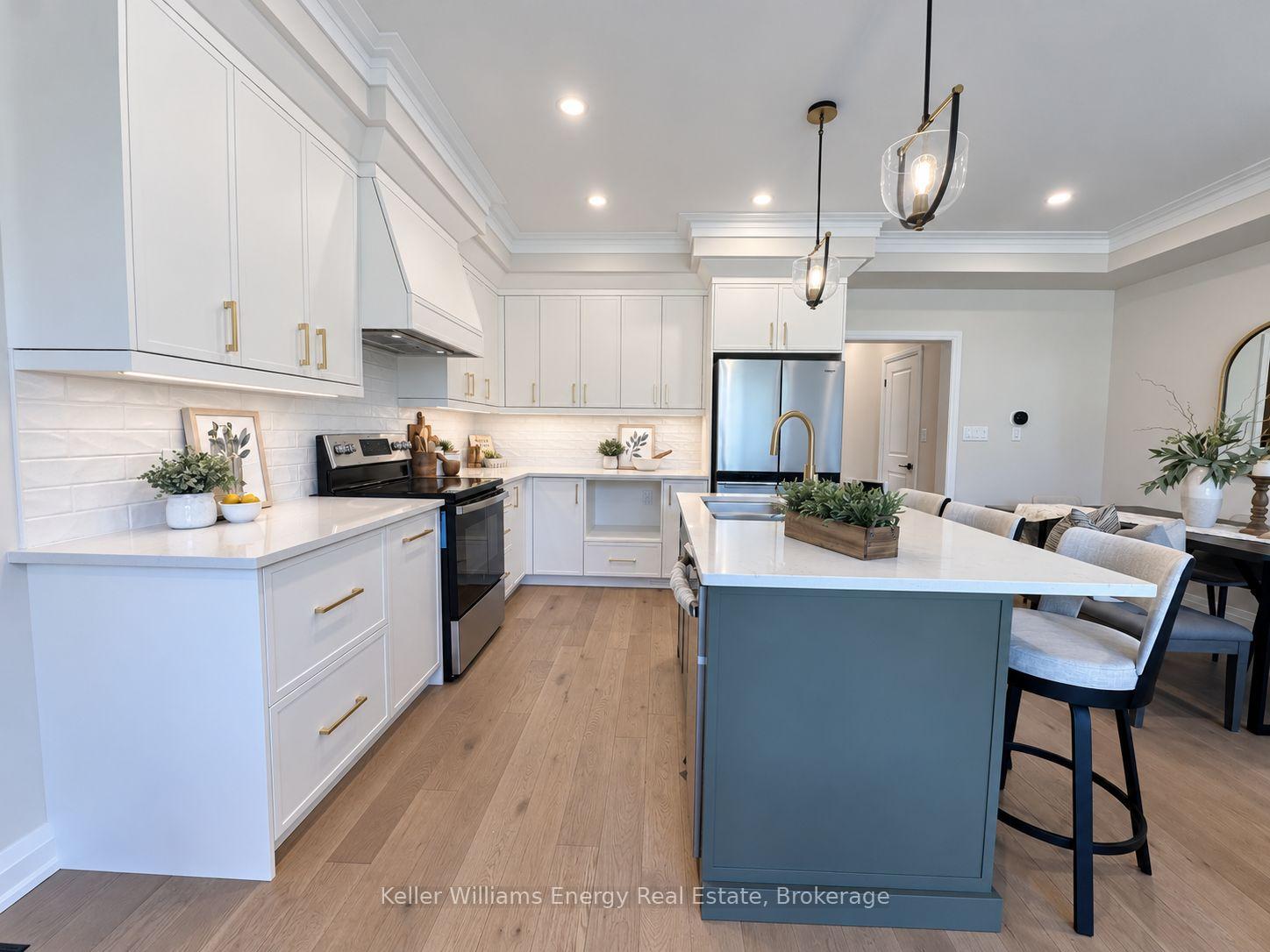 Photo 7 of 127 Hickory Street N, Whitby, Downtown Whitby — HOMEH
