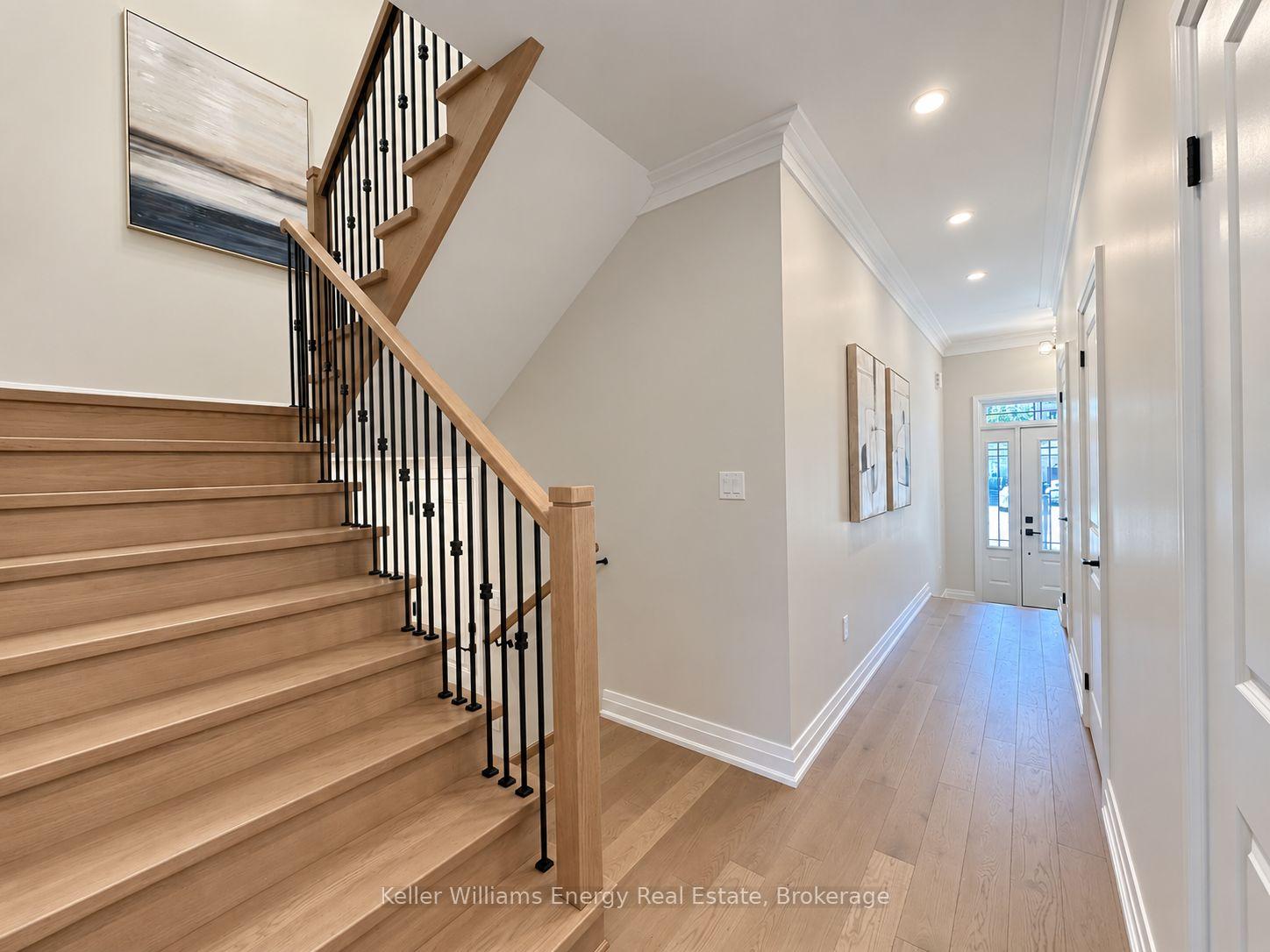 Photo 15 of 127 Hickory Street N, Whitby, Downtown Whitby — HOMEH