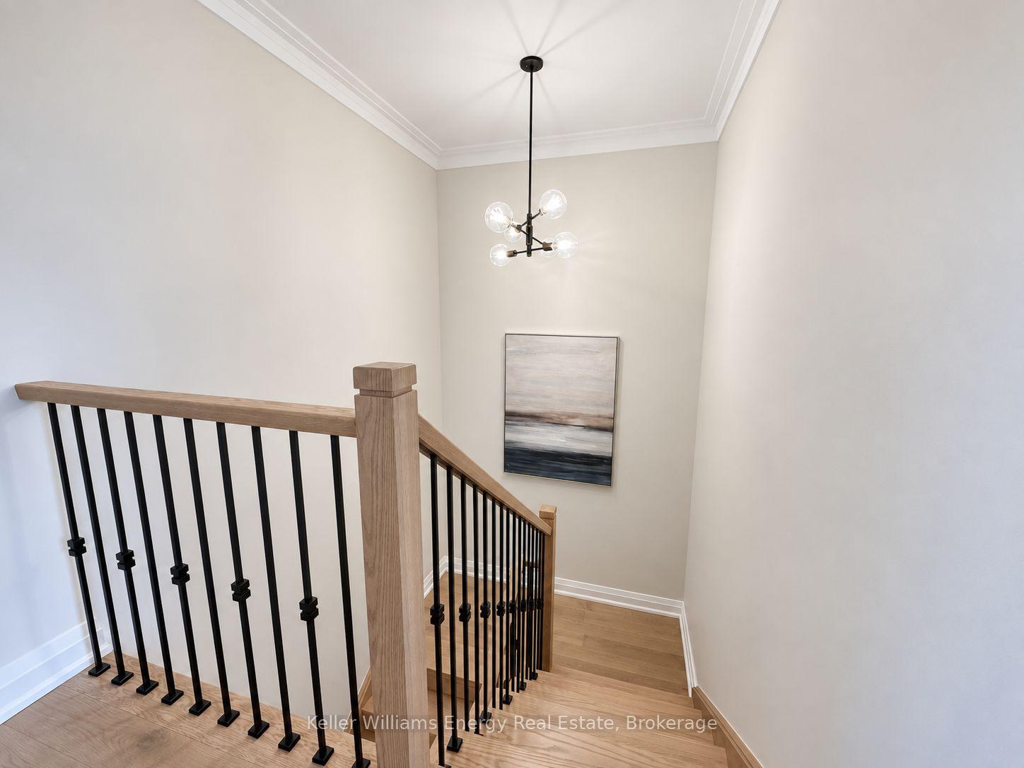 Photo 16 of 127 Hickory Street N, Whitby, Downtown Whitby — HOMEH
