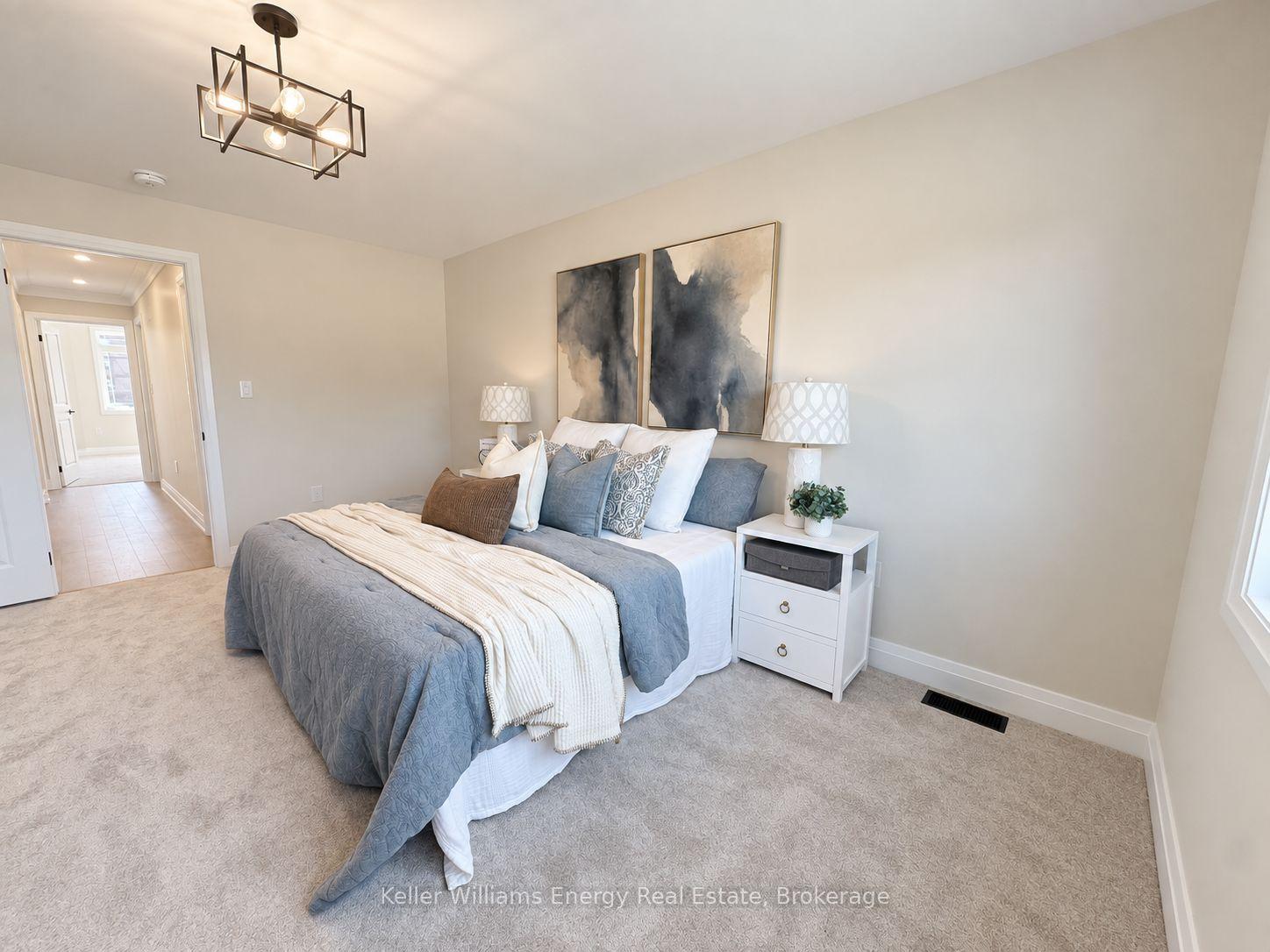 Photo 18 of 127 Hickory Street N, Whitby, Downtown Whitby — HOMEH