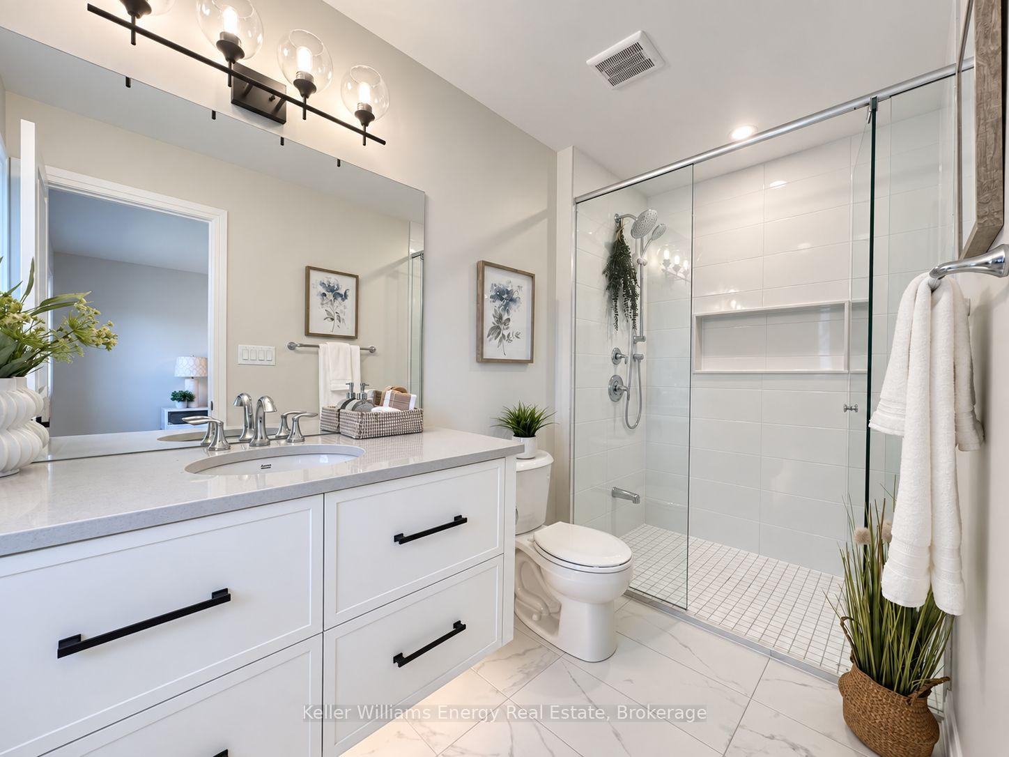 Photo 19 of 127 Hickory Street N, Whitby, Downtown Whitby — HOMEH
