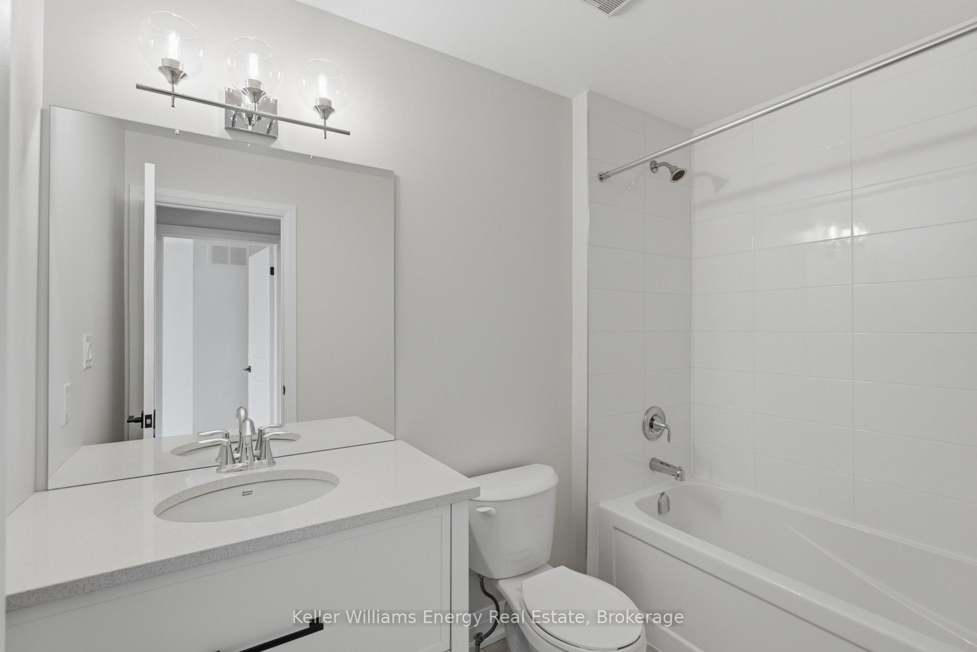 Photo 25 of 127 Hickory Street N, Whitby, Downtown Whitby — HOMEH