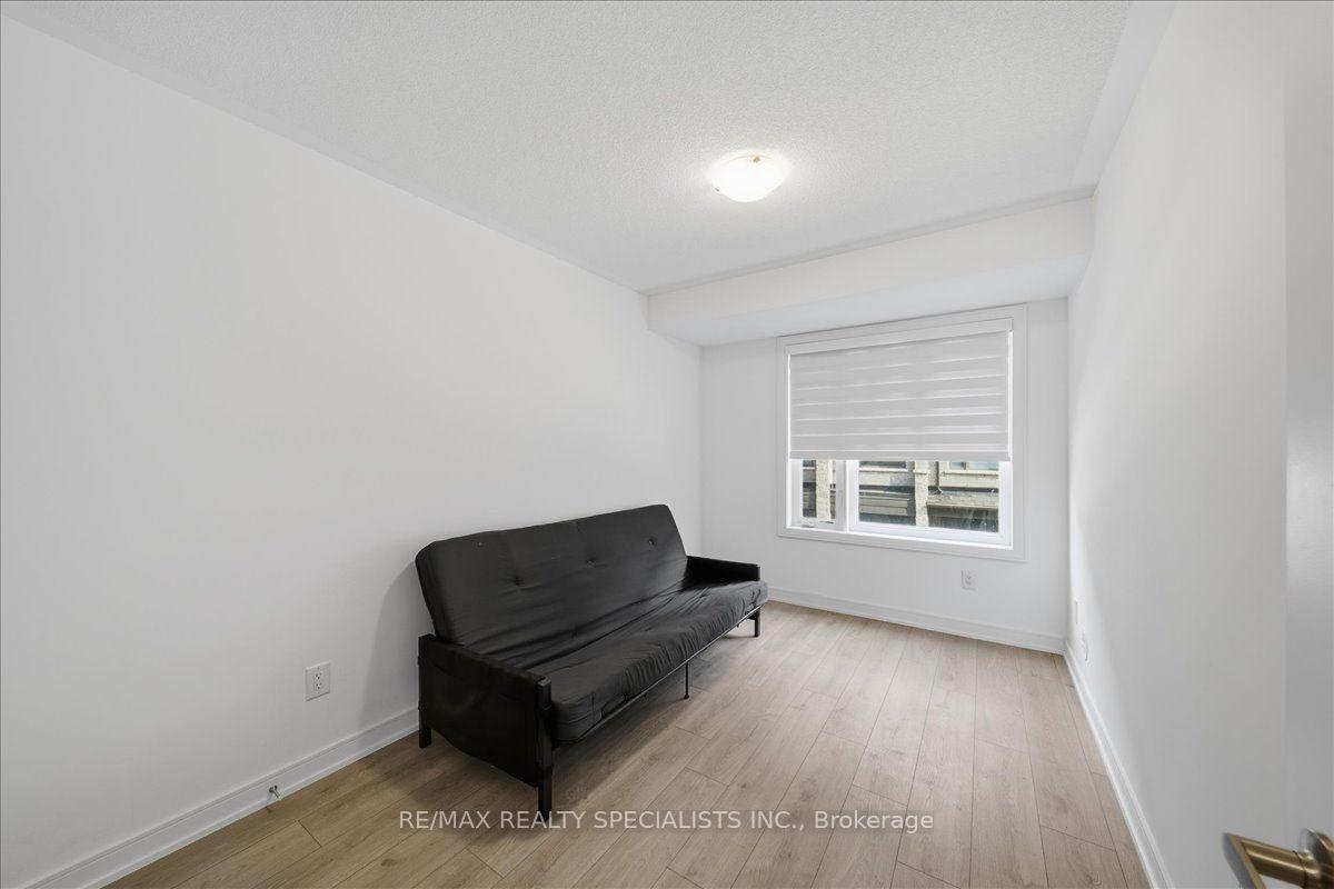 Photo 13 of 32 Magnolia Lane, Barrie, Innis-Shore — HOMEH