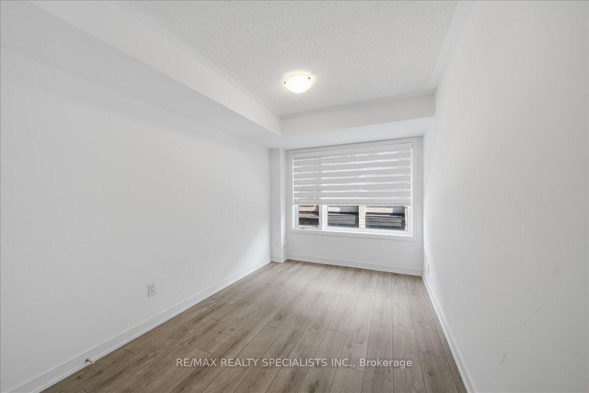 Photo 14 of 32 Magnolia Lane, Barrie, Innis-Shore — HOMEH