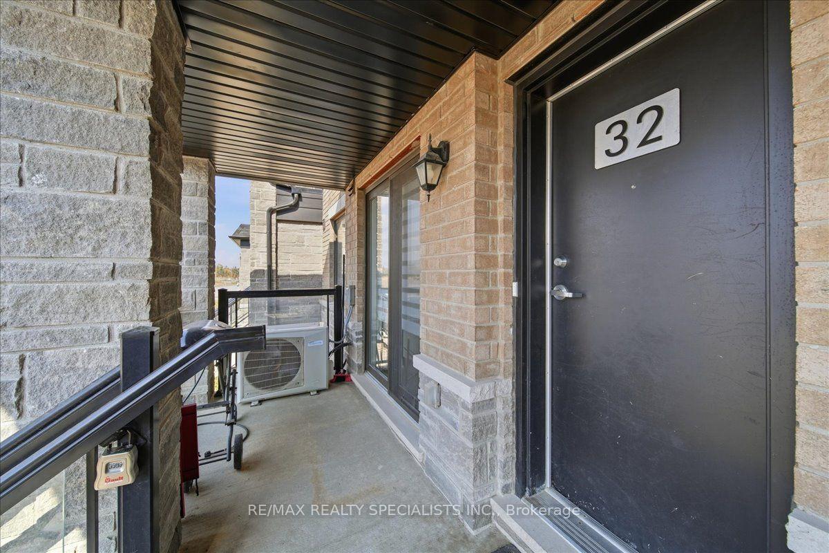Photo 18 of 32 Magnolia Lane, Barrie, Innis-Shore — HOMEH