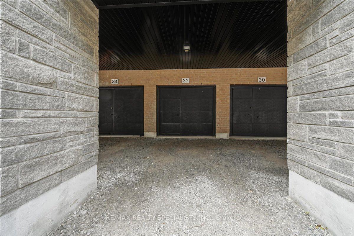 Photo 19 of 32 Magnolia Lane, Barrie, Innis-Shore — HOMEH