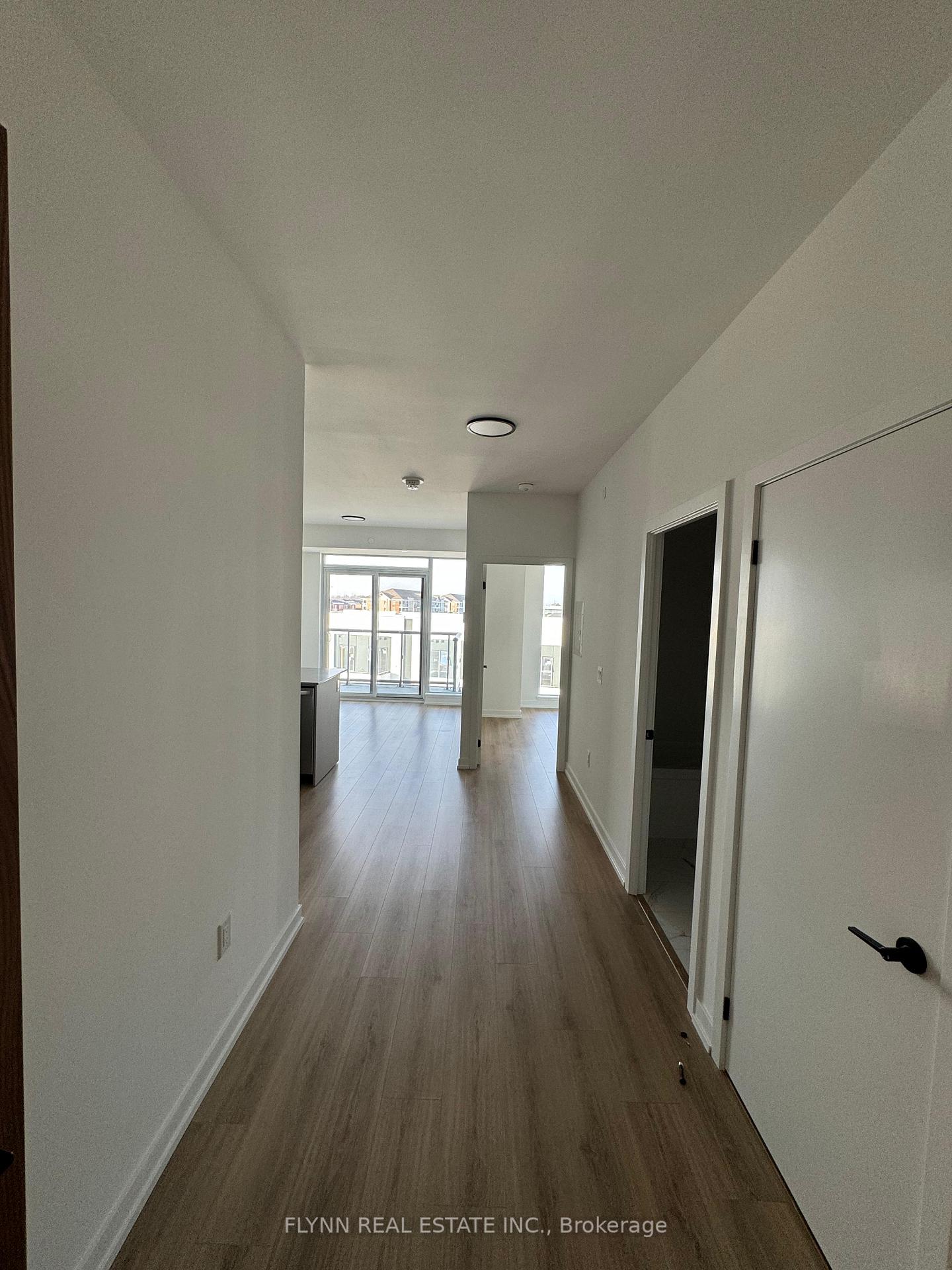 Photo 4 of Unit 416, 10 Lagerfeld Drive, Brampton, Northwest Brampton — HOMEH